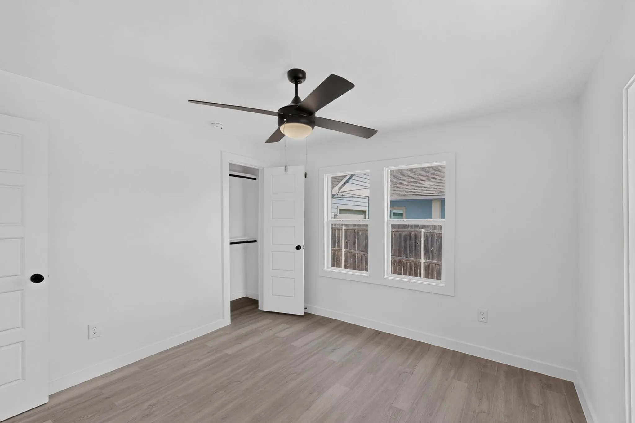 Single Family Residence For Sale in Dallas County , 4427 Frank Street, Dallas, Texas 75210, 3 Bedroom, 2 Bathroom, Garage spaces, 1,223 Sqft, built in 1921, mls#21385042, Real Estate Agent in Dallas, Homes For Sale in Dallas county, Homes For Sale in Dallas, Realtor in Dallas Texas, Real Estate Brokerage Independent Realty Texas, Luminita Cordes Realtor