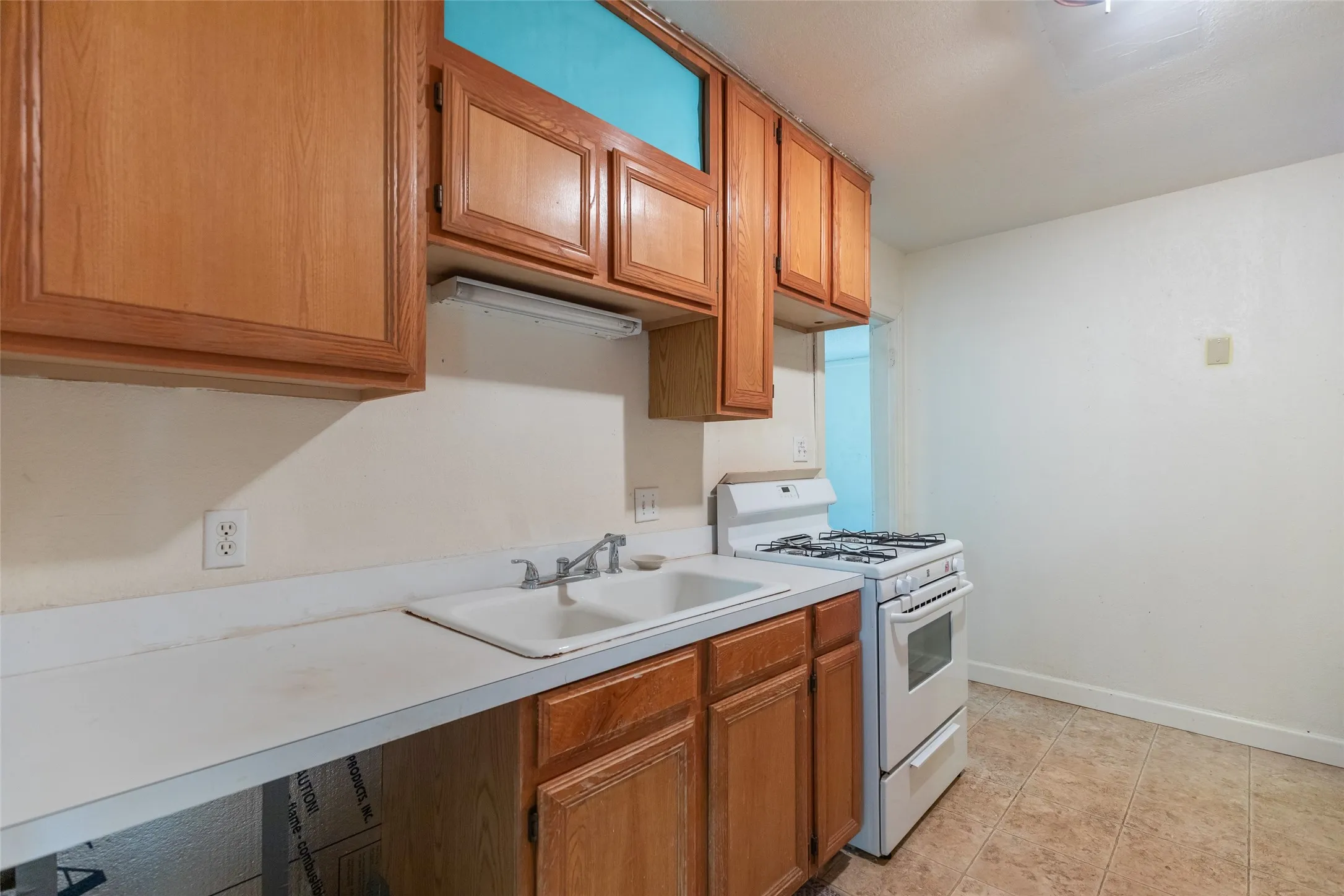 Single Family Residence For Sale in Taylor County , 909 Grand Avenue, Abilene, Texas 79605, 3 Bedroom, 1 Bathroom, 1 Garage spaces, 1,226 Sqft, built in 1948, mls#21385019, Real Estate Agent in Abilene, Homes For Sale in Taylor county, Homes For Sale in Abilene, Realtor in Abilene Texas, Real Estate Brokerage Independent Realty Texas, Luminita Cordes Realtor