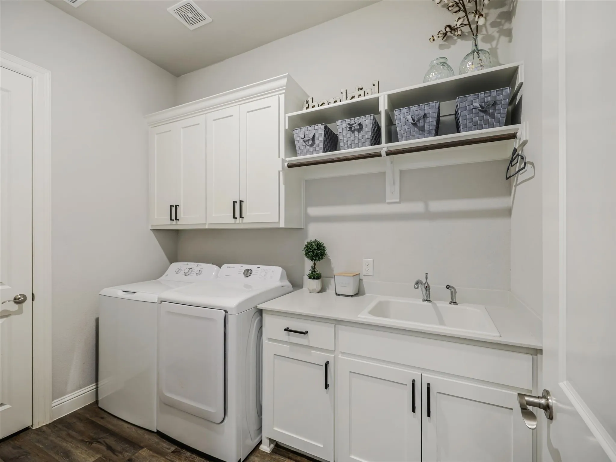 Single Family Residence For Sale in Collin County , 3051 Kessler Drive, Celina, Texas 75009, 4 Bedroom, 3 Bathroom, 4 Garage spaces, 2,810 Sqft, built in 2020, mls#21367874, Real Estate Agent in Celina, Homes For Sale in Collin county, Homes For Sale in Celina, Realtor in Celina Texas, Real Estate Brokerage Independent Realty Texas, Luminita Cordes Realtor