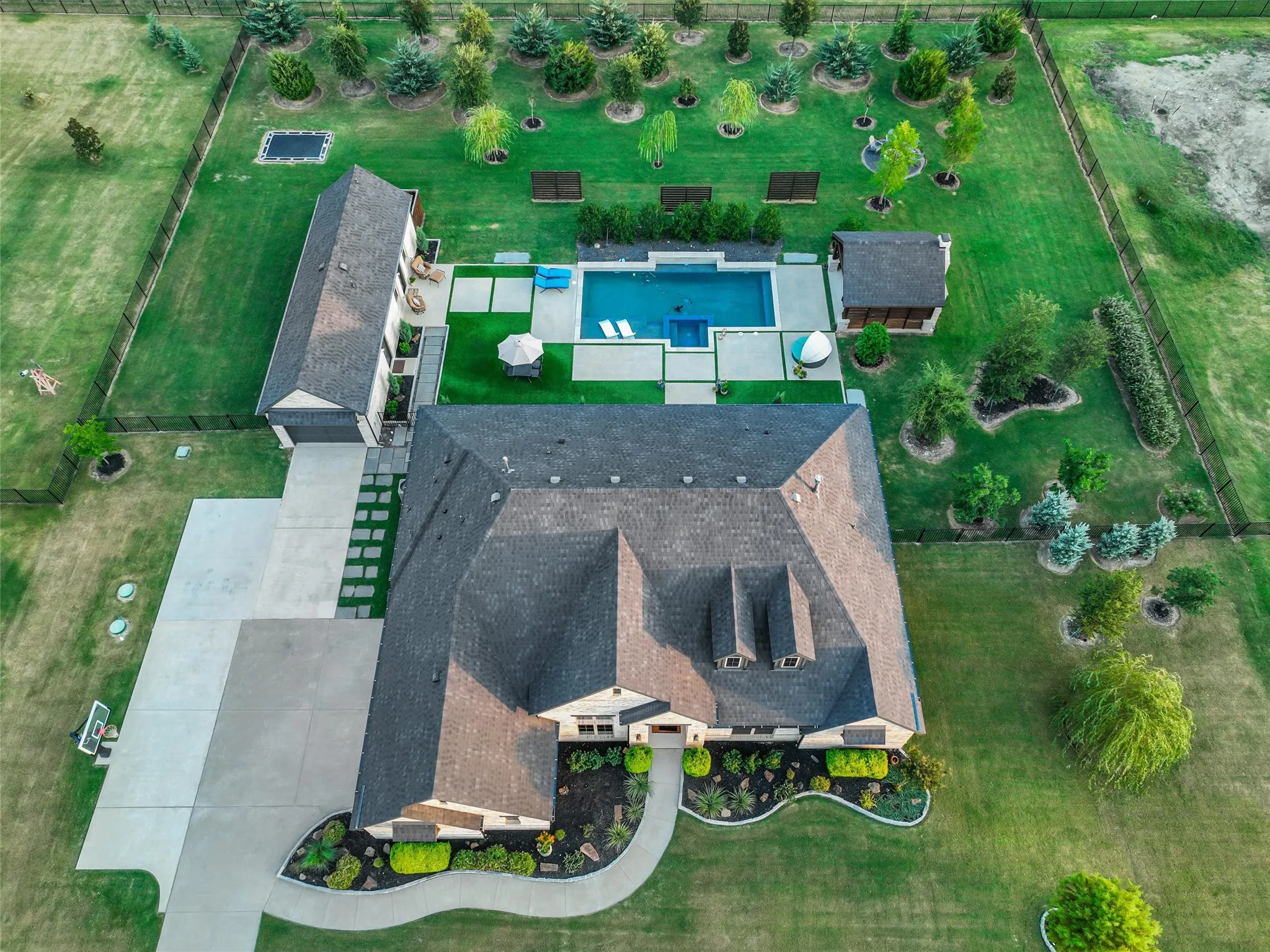 Single Family Residence For Sale in Collin County , 3051 Kessler Drive, Celina, Texas 75009, 4 Bedroom, 3 Bathroom, 4 Garage spaces, 2,810 Sqft, built in 2020, mls#21367874, Real Estate Agent in Celina, Homes For Sale in Collin county, Homes For Sale in Celina, Realtor in Celina Texas, Real Estate Brokerage Independent Realty Texas, Luminita Cordes Realtor