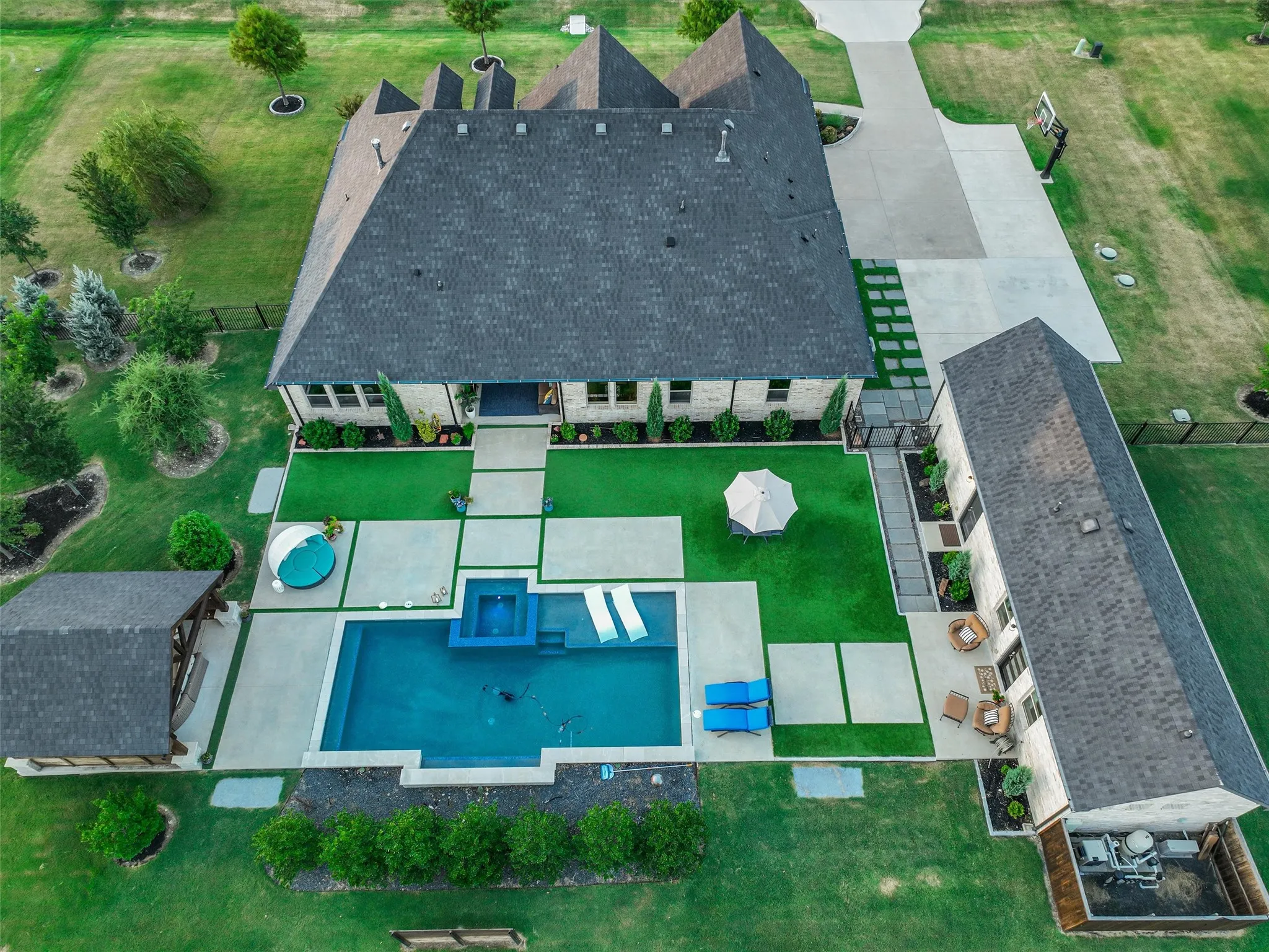 Single Family Residence For Sale in Collin County , 3051 Kessler Drive, Celina, Texas 75009, 4 Bedroom, 3 Bathroom, 4 Garage spaces, 2,810 Sqft, built in 2020, mls#21367874, Real Estate Agent in Celina, Homes For Sale in Collin county, Homes For Sale in Celina, Realtor in Celina Texas, Real Estate Brokerage Independent Realty Texas, Luminita Cordes Realtor