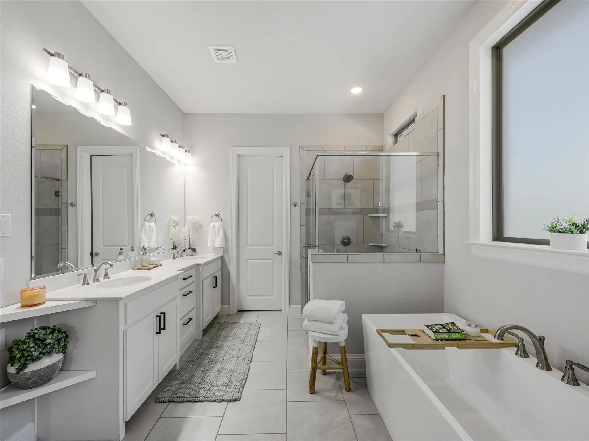 Single Family Residence For Sale in Collin County , 3051 Kessler Drive, Celina, Texas 75009, 4 Bedroom, 3 Bathroom, 4 Garage spaces, 2,810 Sqft, built in 2020, mls#21367874, Real Estate Agent in Celina, Homes For Sale in Collin county, Homes For Sale in Celina, Realtor in Celina Texas, Real Estate Brokerage Independent Realty Texas, Luminita Cordes Realtor