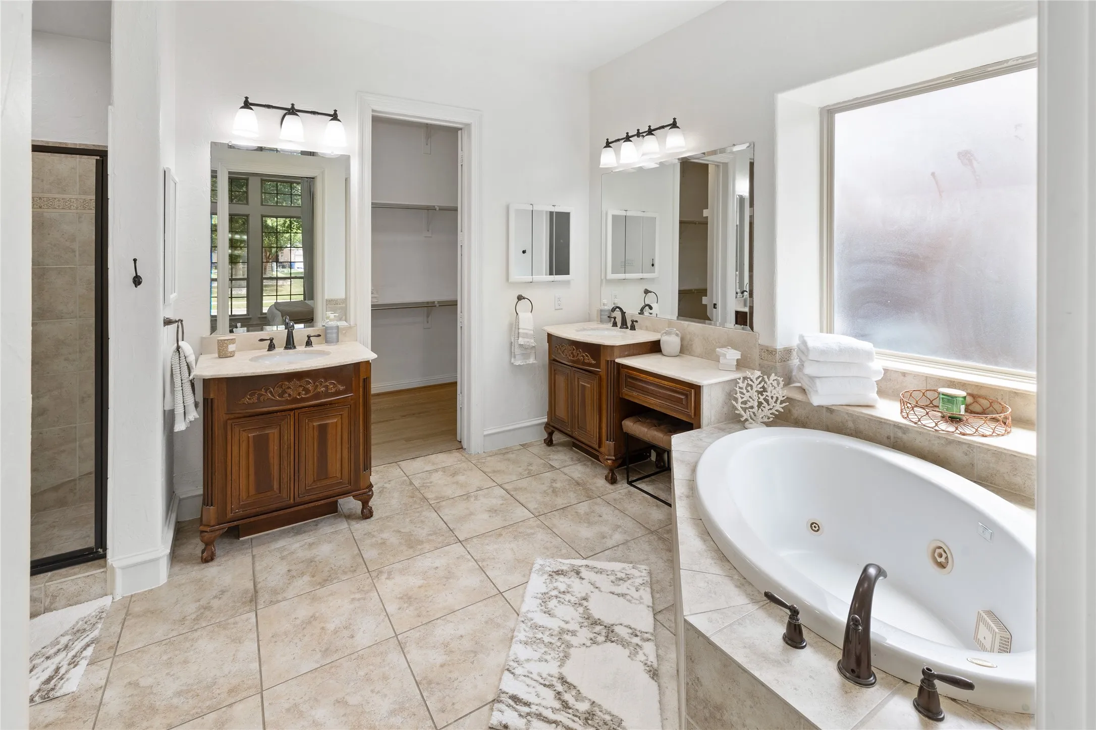 Single Family Residence For Rent in Denton County , 11292 Berkeley Hall Lane, Frisco, Texas 75033, 5 Bedroom, 5 Bathroom, 2 Garage spaces, 4,314 Sqft, built in 2008, mls#21385030, Real Estate Agent in Frisco, Homes For Rent in Denton county, Homes For Rent in Frisco, Realtor in Frisco Texas, Real Estate Brokerage Independent Realty Texas, Luminita Cordes Realtor