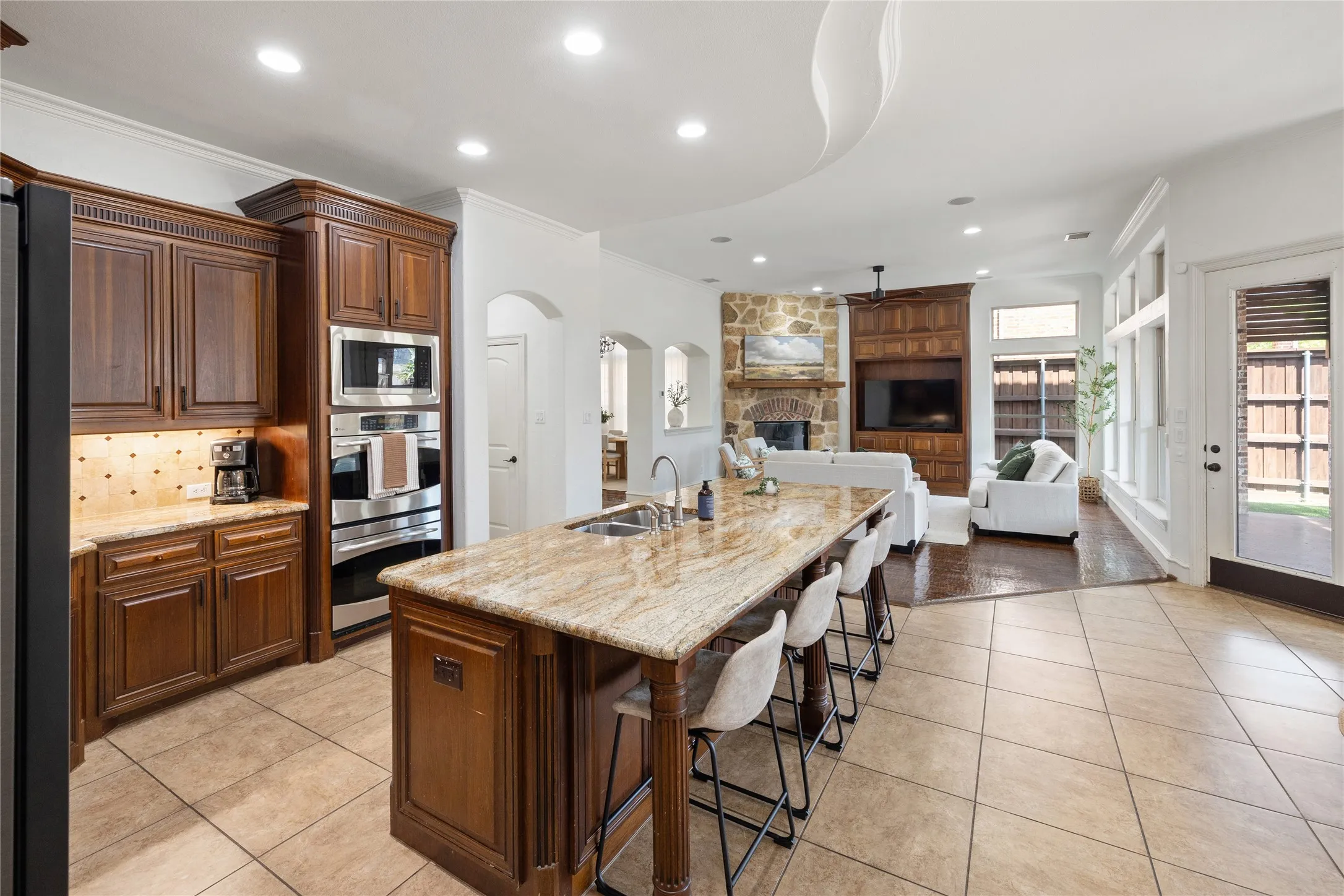 Single Family Residence For Rent in Denton County , 11292 Berkeley Hall Lane, Frisco, Texas 75033, 5 Bedroom, 5 Bathroom, 2 Garage spaces, 4,314 Sqft, built in 2008, mls#21385030, Real Estate Agent in Frisco, Homes For Rent in Denton county, Homes For Rent in Frisco, Realtor in Frisco Texas, Real Estate Brokerage Independent Realty Texas, Luminita Cordes Realtor