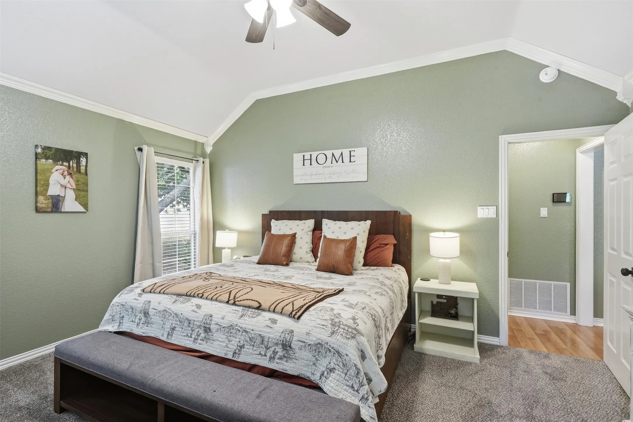 Single Family Residence For Sale in Johnson County , 802 Justin Court, Keene, Texas 76059, 4 Bedroom, 2 Bathroom, 2 Garage spaces, 1,829 Sqft, built in 2002, mls#21385011, Real Estate Agent in Keene, Homes For Sale in Johnson county, Homes For Sale in Keene, Realtor in Keene Texas, Real Estate Brokerage Independent Realty Texas, Luminita Cordes Realtor