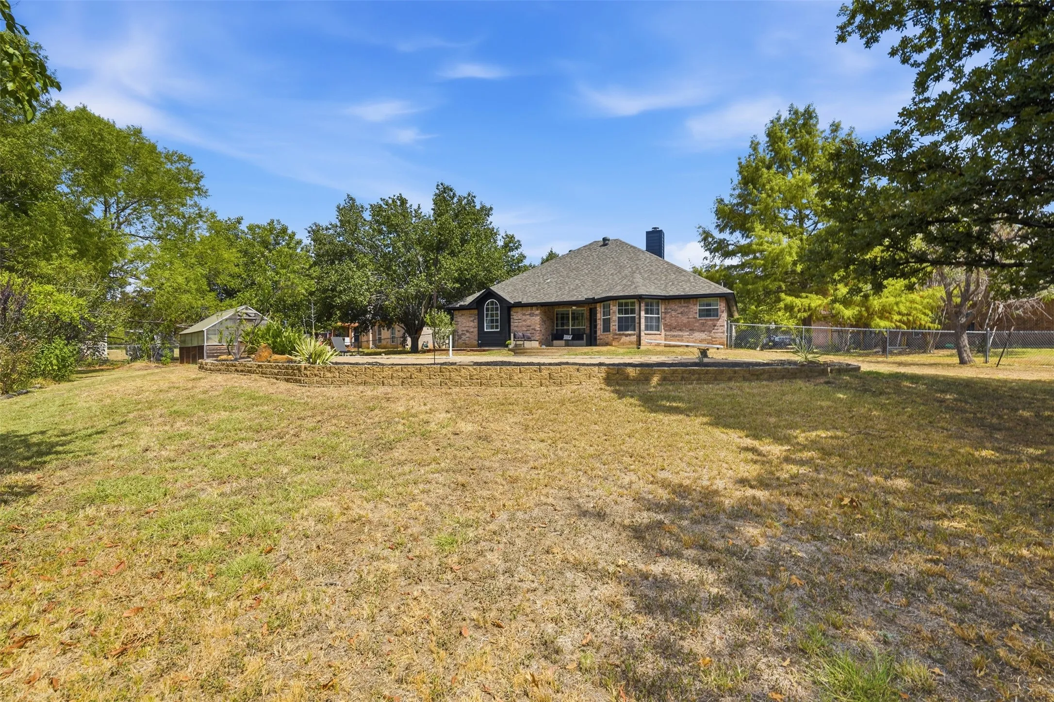 Single Family Residence For Sale in Johnson County , 802 Justin Court, Keene, Texas 76059, 4 Bedroom, 2 Bathroom, 2 Garage spaces, 1,829 Sqft, built in 2002, mls#21385011, Real Estate Agent in Keene, Homes For Sale in Johnson county, Homes For Sale in Keene, Realtor in Keene Texas, Real Estate Brokerage Independent Realty Texas, Luminita Cordes Realtor