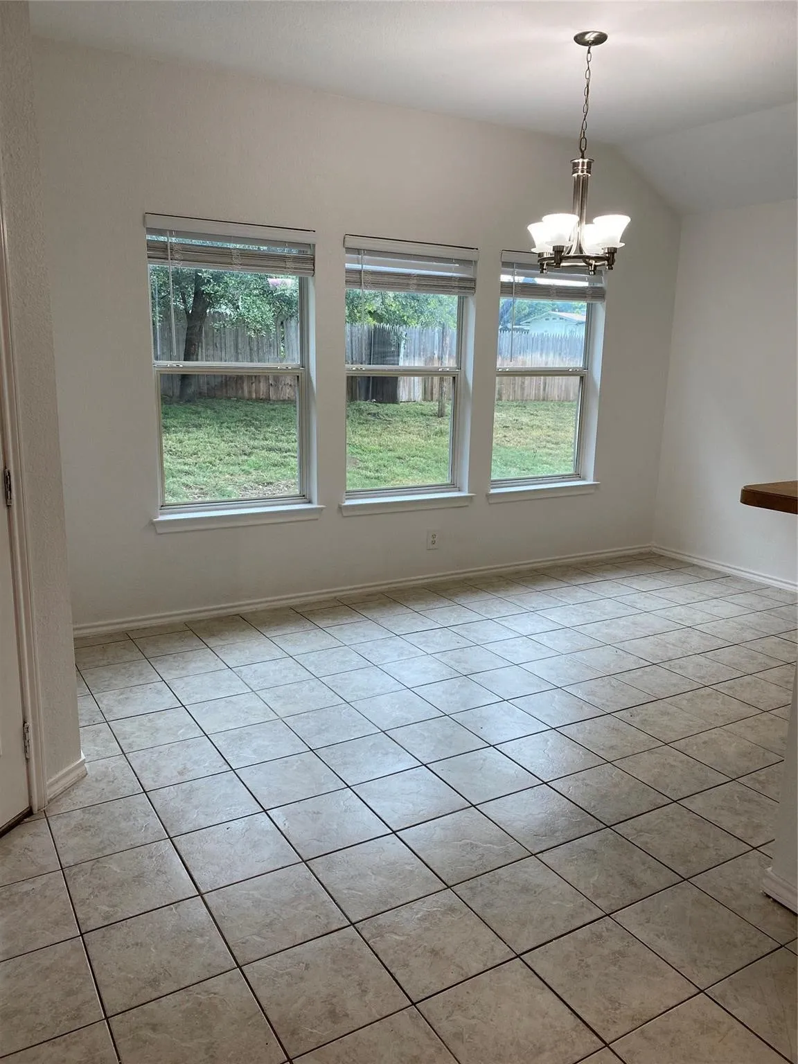 Single Family Residence For Rent in Hood County , 2212 Snake River Drive, Granbury, Texas 76048, 3 Bedroom, 2 Bathroom, 2 Garage spaces, 1,742 Sqft, built in 2004, mls#21385049, Real Estate Agent in Granbury, Homes For Rent in Hood county, Homes For Rent in Granbury, Realtor in Granbury Texas, Real Estate Brokerage Independent Realty Texas, Luminita Cordes Realtor