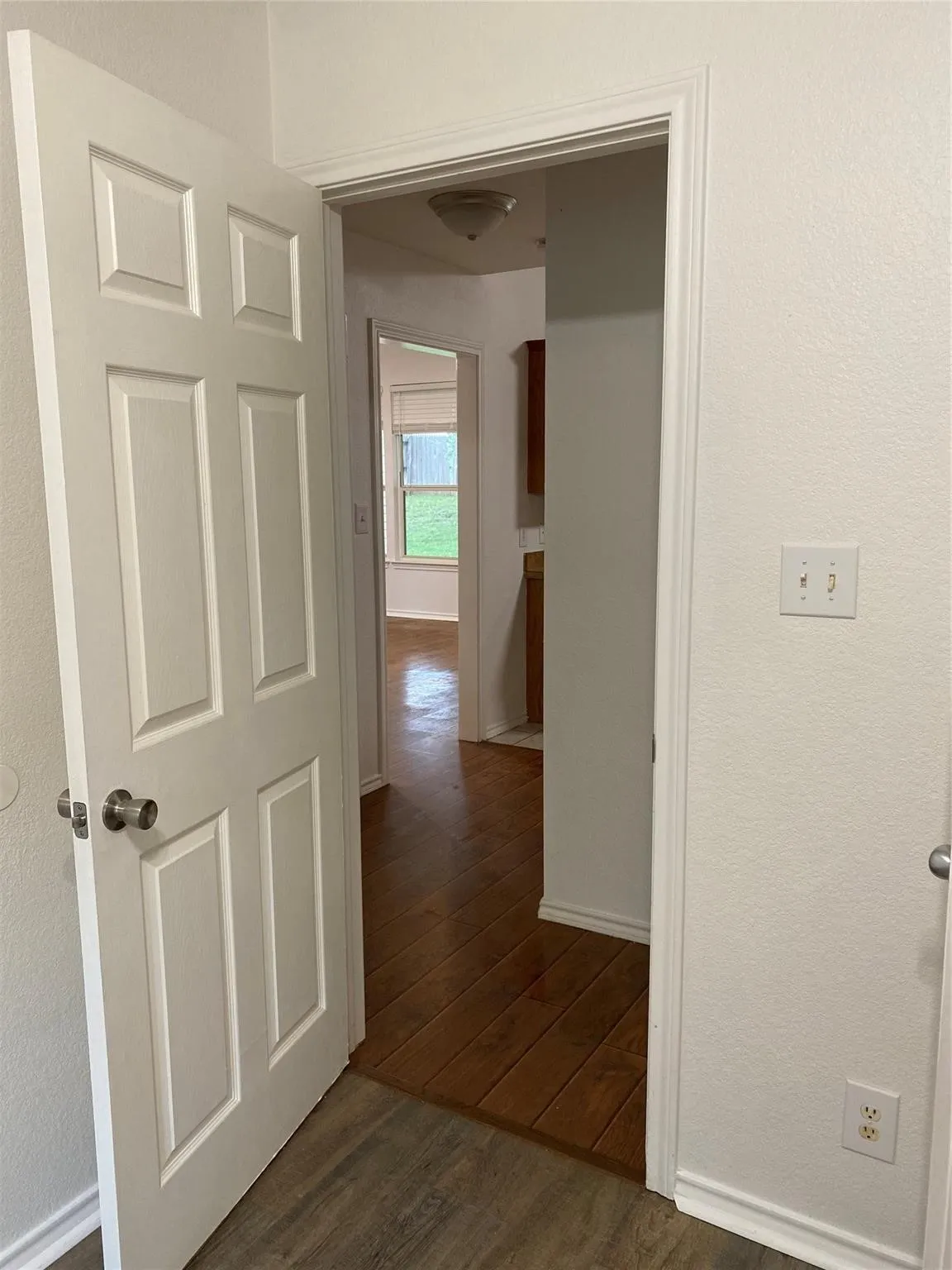 Single Family Residence For Rent in Hood County , 2212 Snake River Drive, Granbury, Texas 76048, 3 Bedroom, 2 Bathroom, 2 Garage spaces, 1,742 Sqft, built in 2004, mls#21385049, Real Estate Agent in Granbury, Homes For Rent in Hood county, Homes For Rent in Granbury, Realtor in Granbury Texas, Real Estate Brokerage Independent Realty Texas, Luminita Cordes Realtor