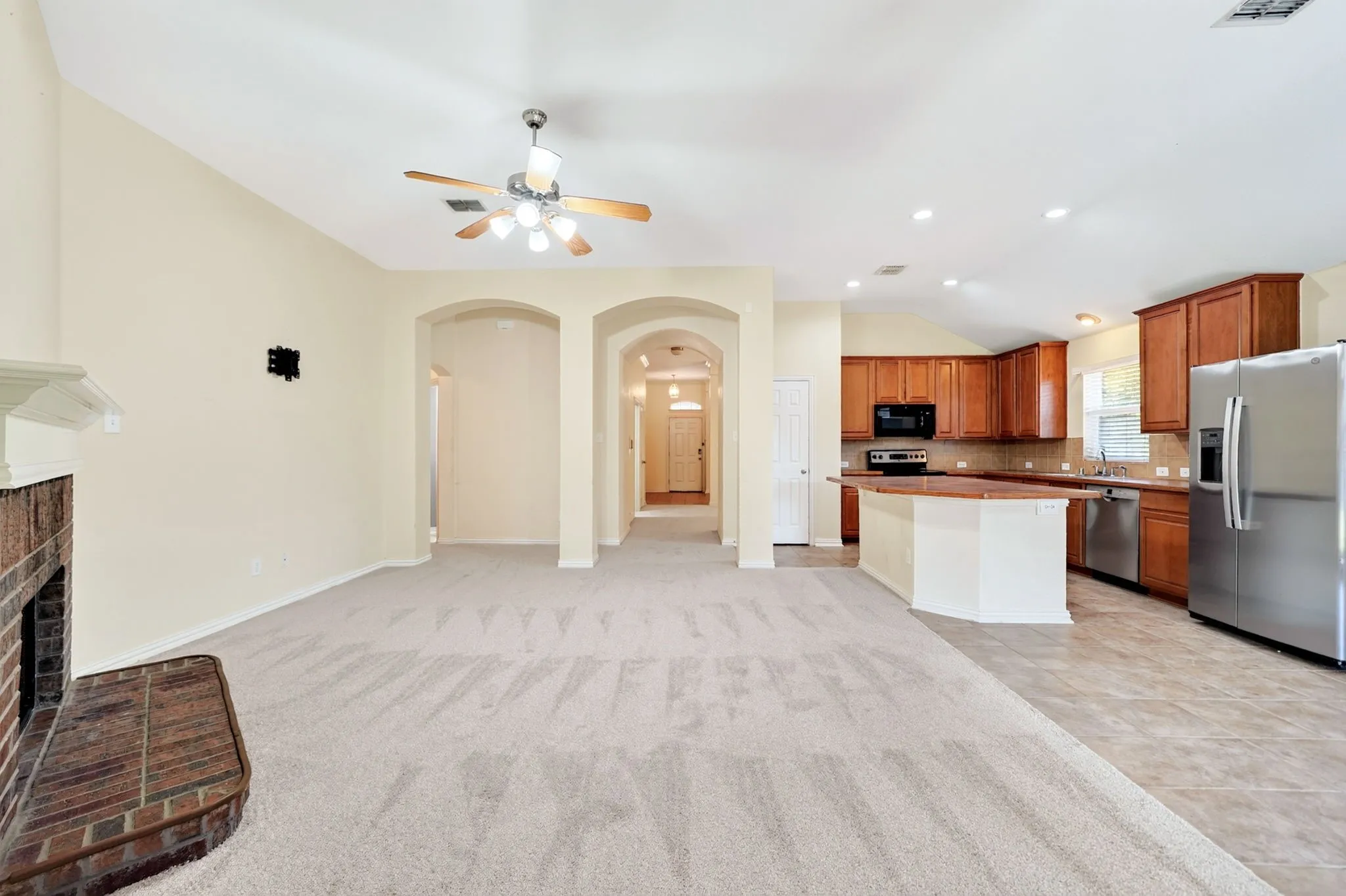 Single Family Residence For Sale in Collin County , 2013 Fair Highlands Trail, Wylie, Texas 75098, 4 Bedroom, 2 Bathroom, 2 Garage spaces, 2,110 Sqft, built in 2005, mls#21384473, Real Estate Agent in Wylie, Homes For Sale in Collin county, Homes For Sale in Wylie, Realtor in Wylie Texas, Real Estate Brokerage Independent Realty Texas, Luminita Cordes Realtor