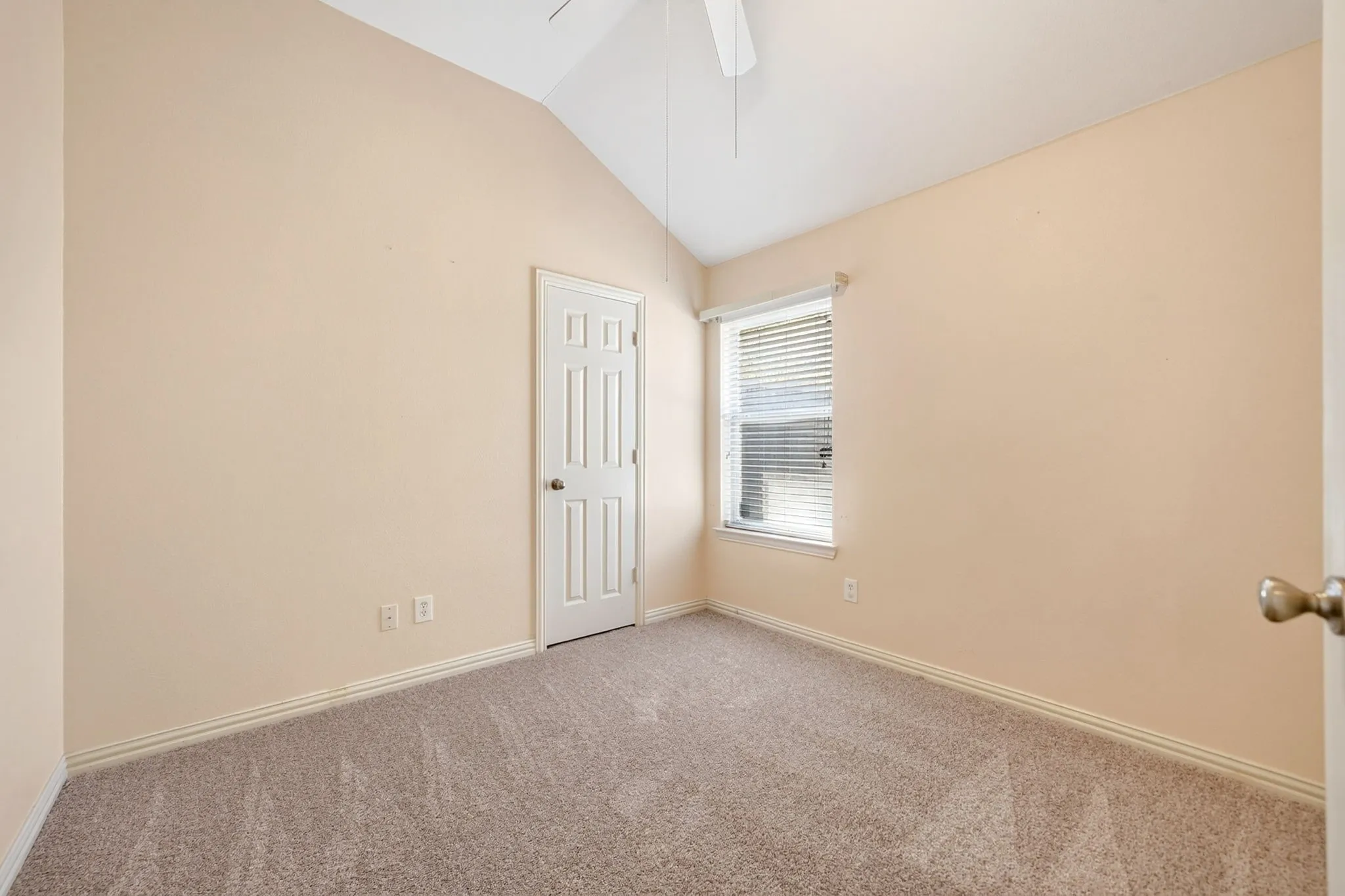 Single Family Residence For Sale in Collin County , 2013 Fair Highlands Trail, Wylie, Texas 75098, 4 Bedroom, 2 Bathroom, 2 Garage spaces, 2,110 Sqft, built in 2005, mls#21384473, Real Estate Agent in Wylie, Homes For Sale in Collin county, Homes For Sale in Wylie, Realtor in Wylie Texas, Real Estate Brokerage Independent Realty Texas, Luminita Cordes Realtor