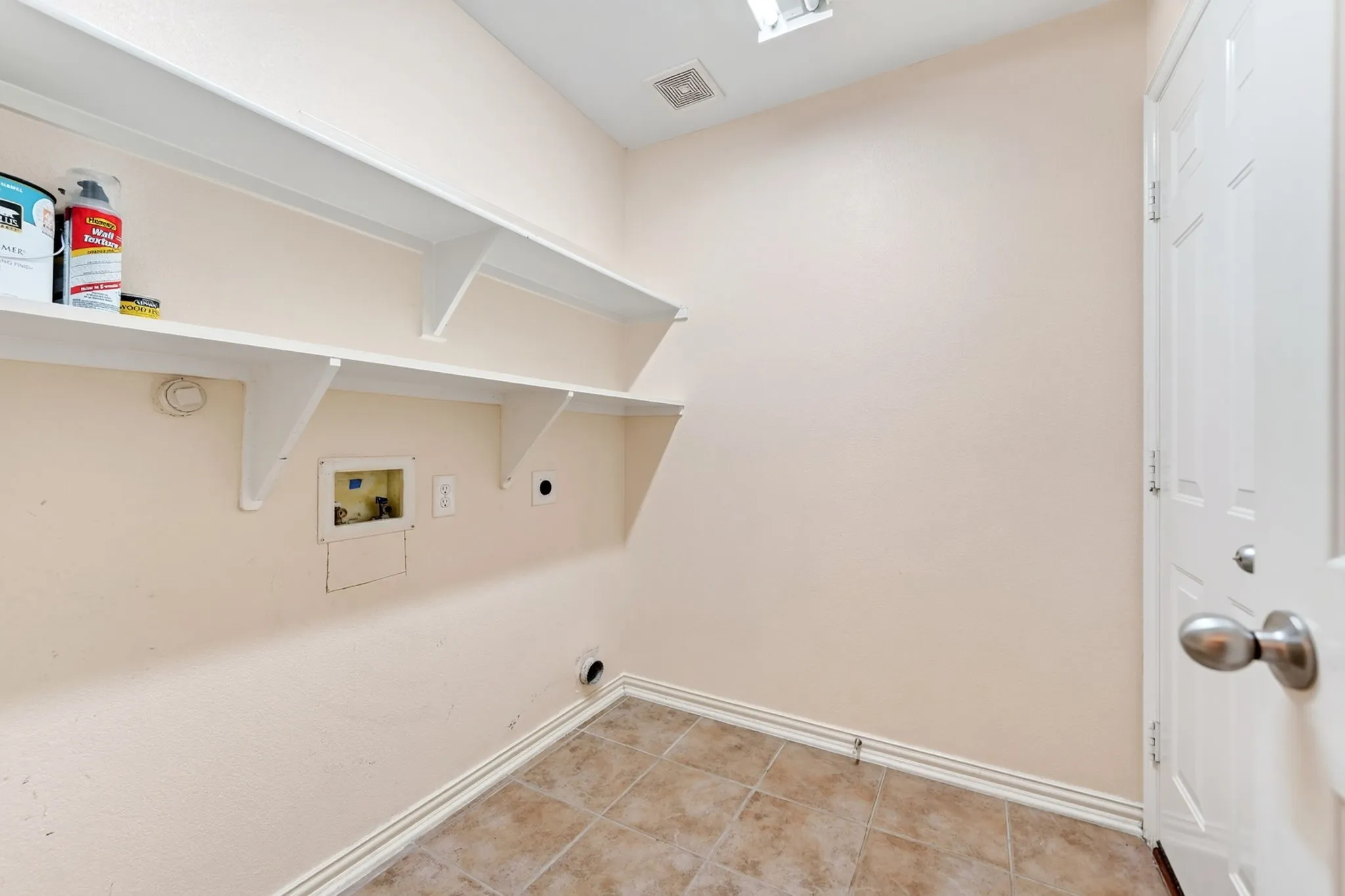 Single Family Residence For Sale in Collin County , 2013 Fair Highlands Trail, Wylie, Texas 75098, 4 Bedroom, 2 Bathroom, 2 Garage spaces, 2,110 Sqft, built in 2005, mls#21384473, Real Estate Agent in Wylie, Homes For Sale in Collin county, Homes For Sale in Wylie, Realtor in Wylie Texas, Real Estate Brokerage Independent Realty Texas, Luminita Cordes Realtor