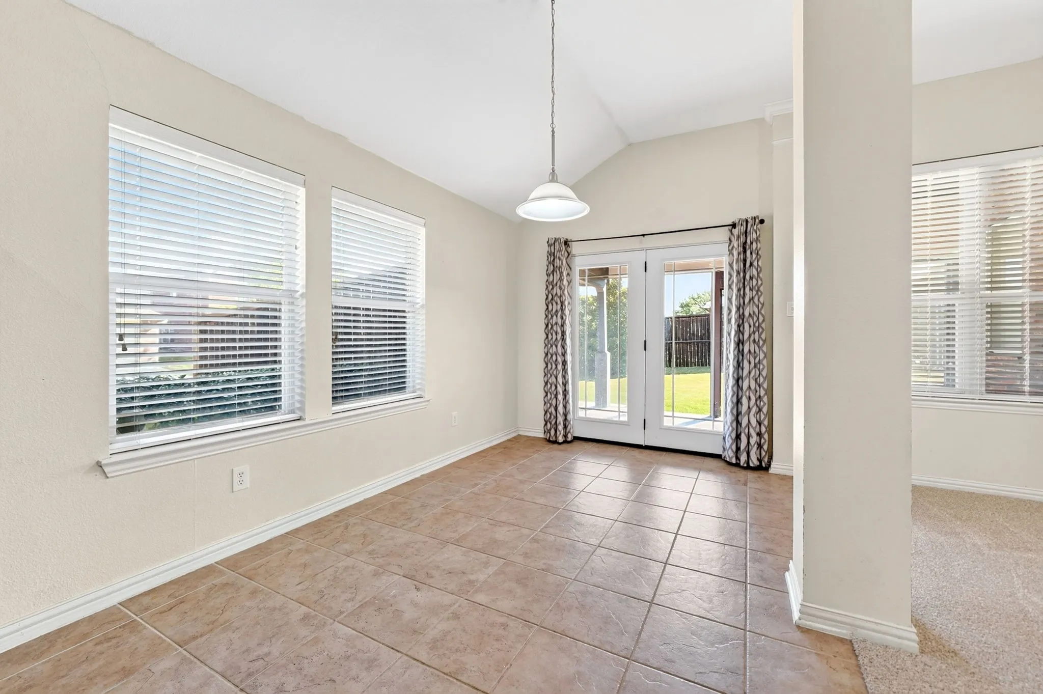 Single Family Residence For Sale in Collin County , 2013 Fair Highlands Trail, Wylie, Texas 75098, 4 Bedroom, 2 Bathroom, 2 Garage spaces, 2,110 Sqft, built in 2005, mls#21384473, Real Estate Agent in Wylie, Homes For Sale in Collin county, Homes For Sale in Wylie, Realtor in Wylie Texas, Real Estate Brokerage Independent Realty Texas, Luminita Cordes Realtor
