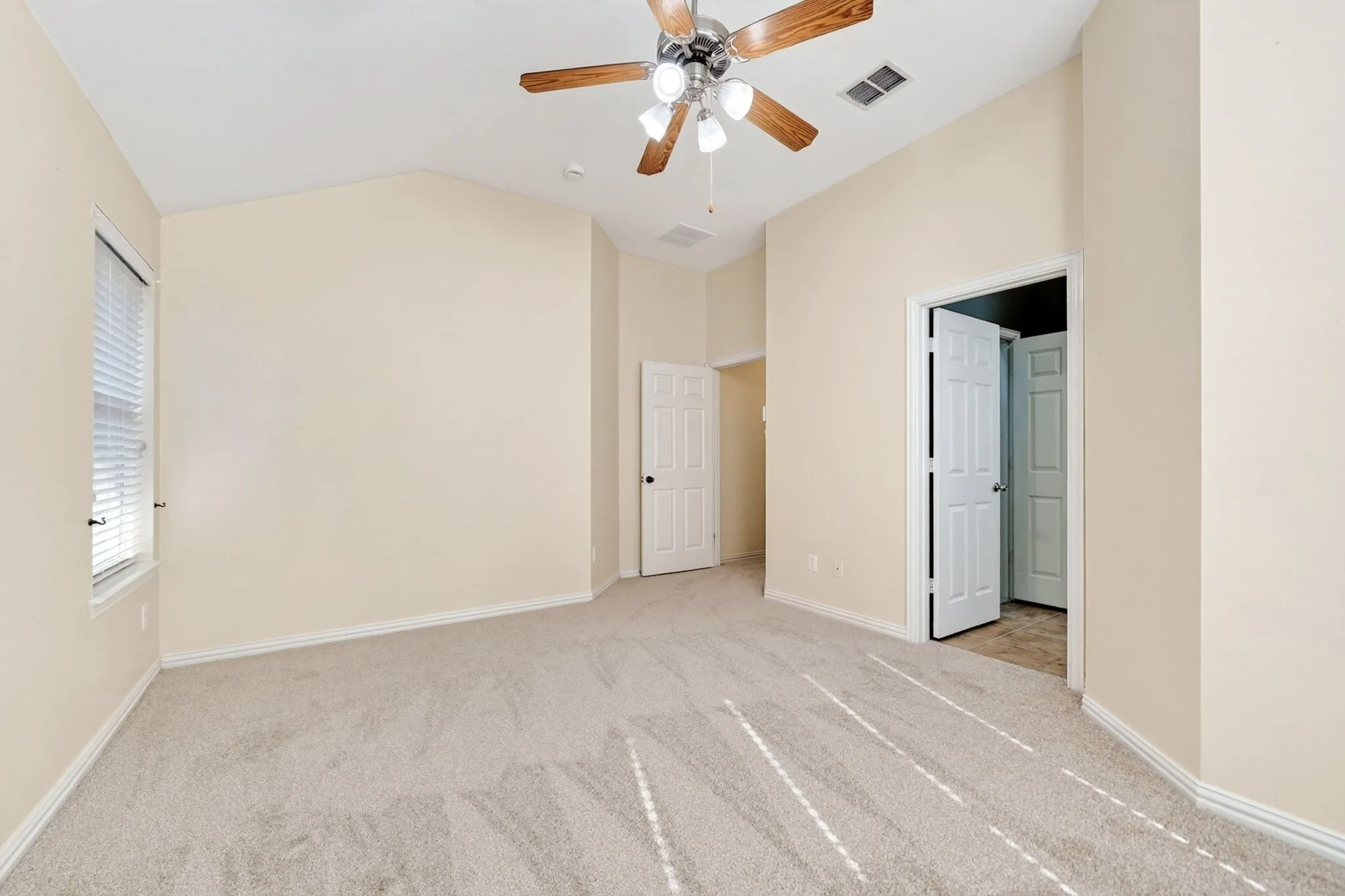 Single Family Residence For Sale in Collin County , 2013 Fair Highlands Trail, Wylie, Texas 75098, 4 Bedroom, 2 Bathroom, 2 Garage spaces, 2,110 Sqft, built in 2005, mls#21384473, Real Estate Agent in Wylie, Homes For Sale in Collin county, Homes For Sale in Wylie, Realtor in Wylie Texas, Real Estate Brokerage Independent Realty Texas, Luminita Cordes Realtor