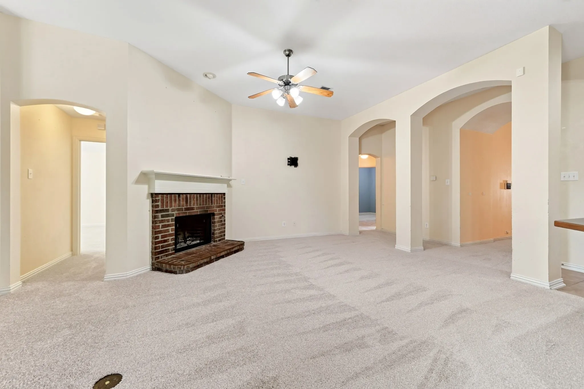 Single Family Residence For Sale in Collin County , 2013 Fair Highlands Trail, Wylie, Texas 75098, 4 Bedroom, 2 Bathroom, 2 Garage spaces, 2,110 Sqft, built in 2005, mls#21384473, Real Estate Agent in Wylie, Homes For Sale in Collin county, Homes For Sale in Wylie, Realtor in Wylie Texas, Real Estate Brokerage Independent Realty Texas, Luminita Cordes Realtor