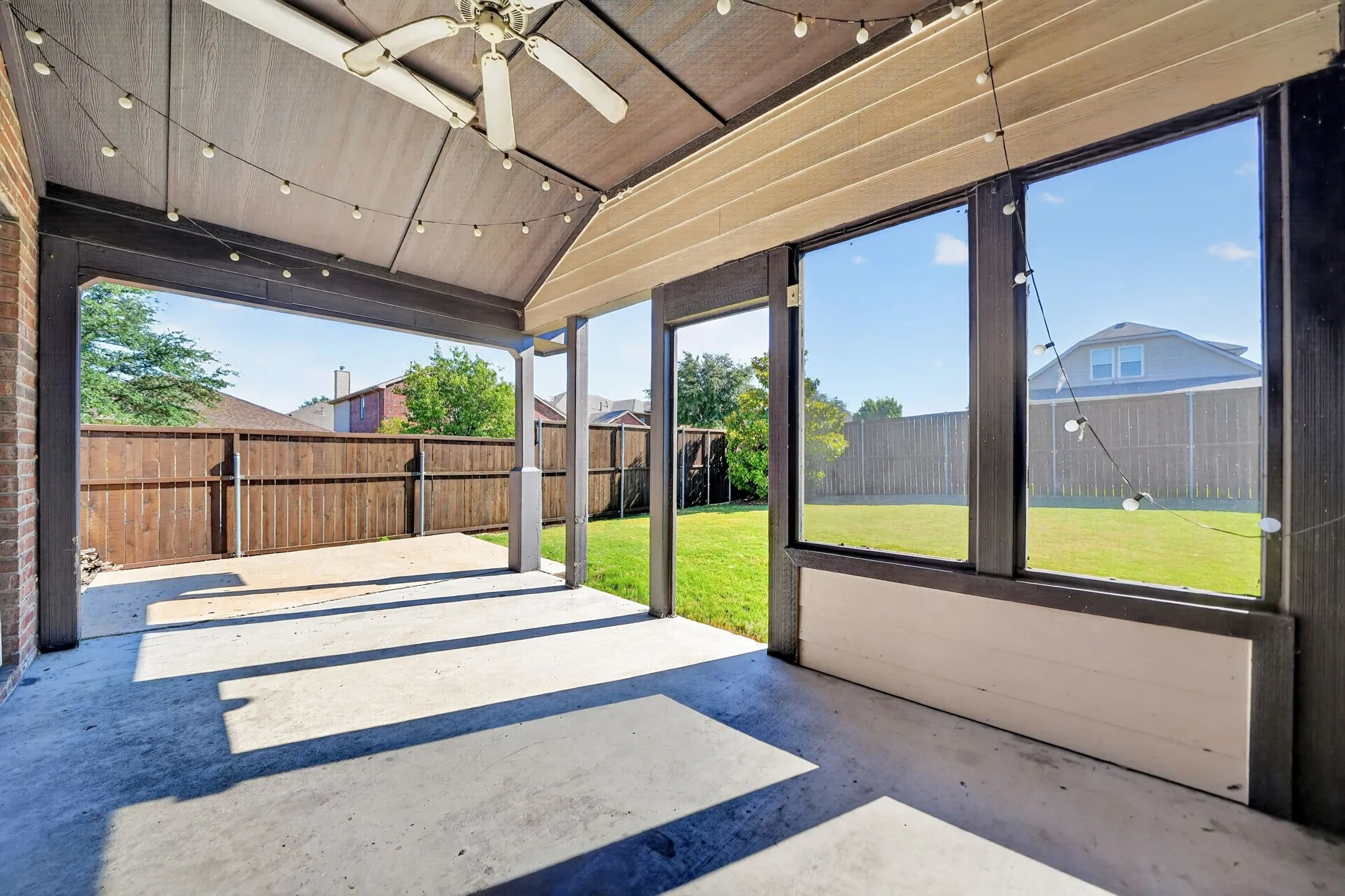 Single Family Residence For Sale in Collin County , 2013 Fair Highlands Trail, Wylie, Texas 75098, 4 Bedroom, 2 Bathroom, 2 Garage spaces, 2,110 Sqft, built in 2005, mls#21384473, Real Estate Agent in Wylie, Homes For Sale in Collin county, Homes For Sale in Wylie, Realtor in Wylie Texas, Real Estate Brokerage Independent Realty Texas, Luminita Cordes Realtor