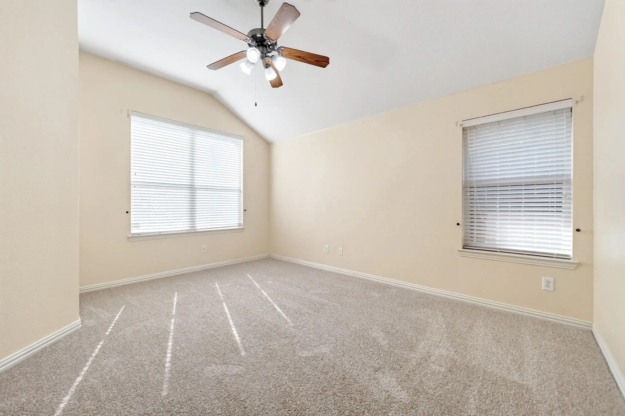Single Family Residence For Sale in Collin County , 2013 Fair Highlands Trail, Wylie, Texas 75098, 4 Bedroom, 2 Bathroom, 2 Garage spaces, 2,110 Sqft, built in 2005, mls#21384473, Real Estate Agent in Wylie, Homes For Sale in Collin county, Homes For Sale in Wylie, Realtor in Wylie Texas, Real Estate Brokerage Independent Realty Texas, Luminita Cordes Realtor