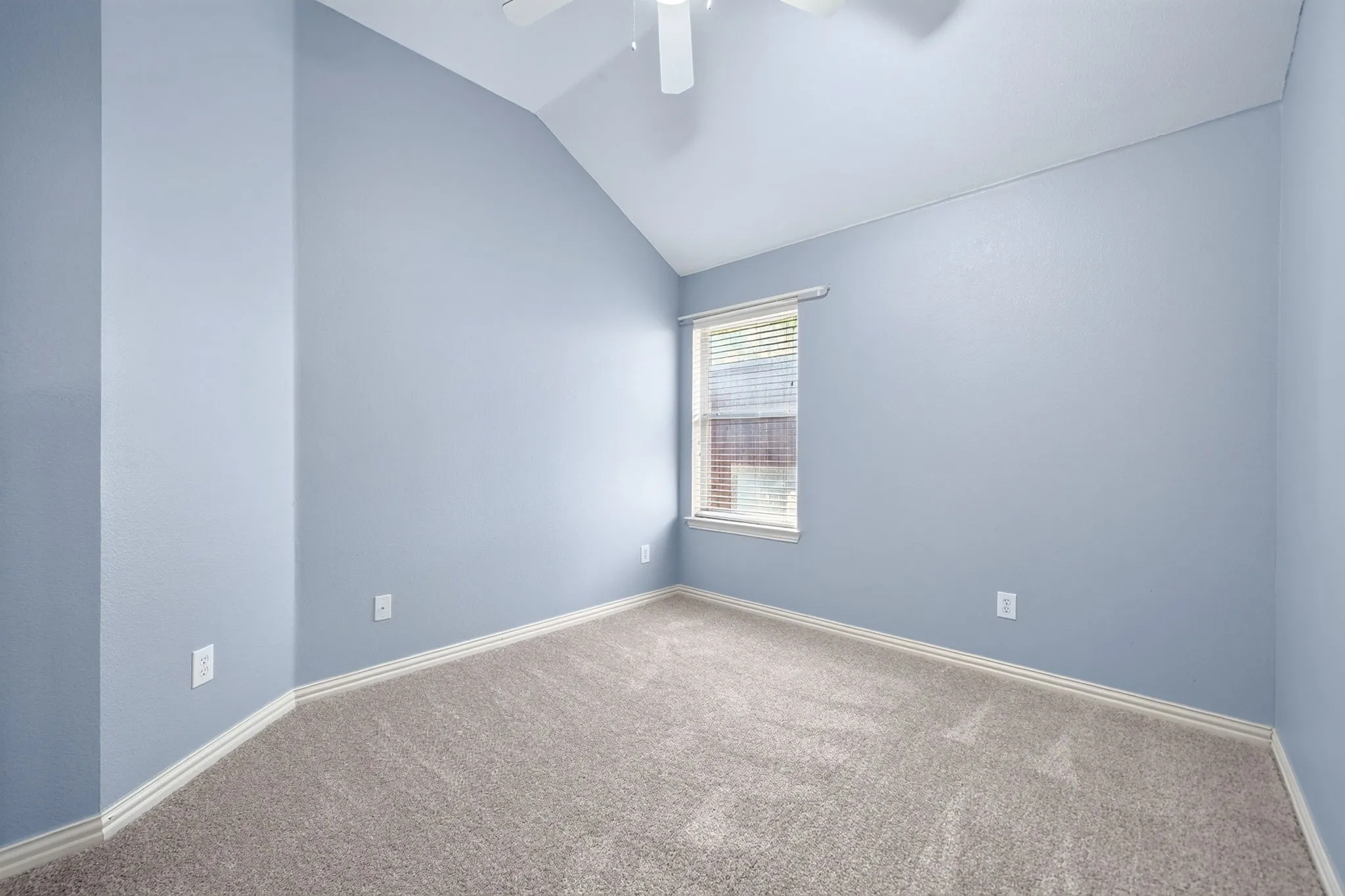 Single Family Residence For Sale in Collin County , 2013 Fair Highlands Trail, Wylie, Texas 75098, 4 Bedroom, 2 Bathroom, 2 Garage spaces, 2,110 Sqft, built in 2005, mls#21384473, Real Estate Agent in Wylie, Homes For Sale in Collin county, Homes For Sale in Wylie, Realtor in Wylie Texas, Real Estate Brokerage Independent Realty Texas, Luminita Cordes Realtor