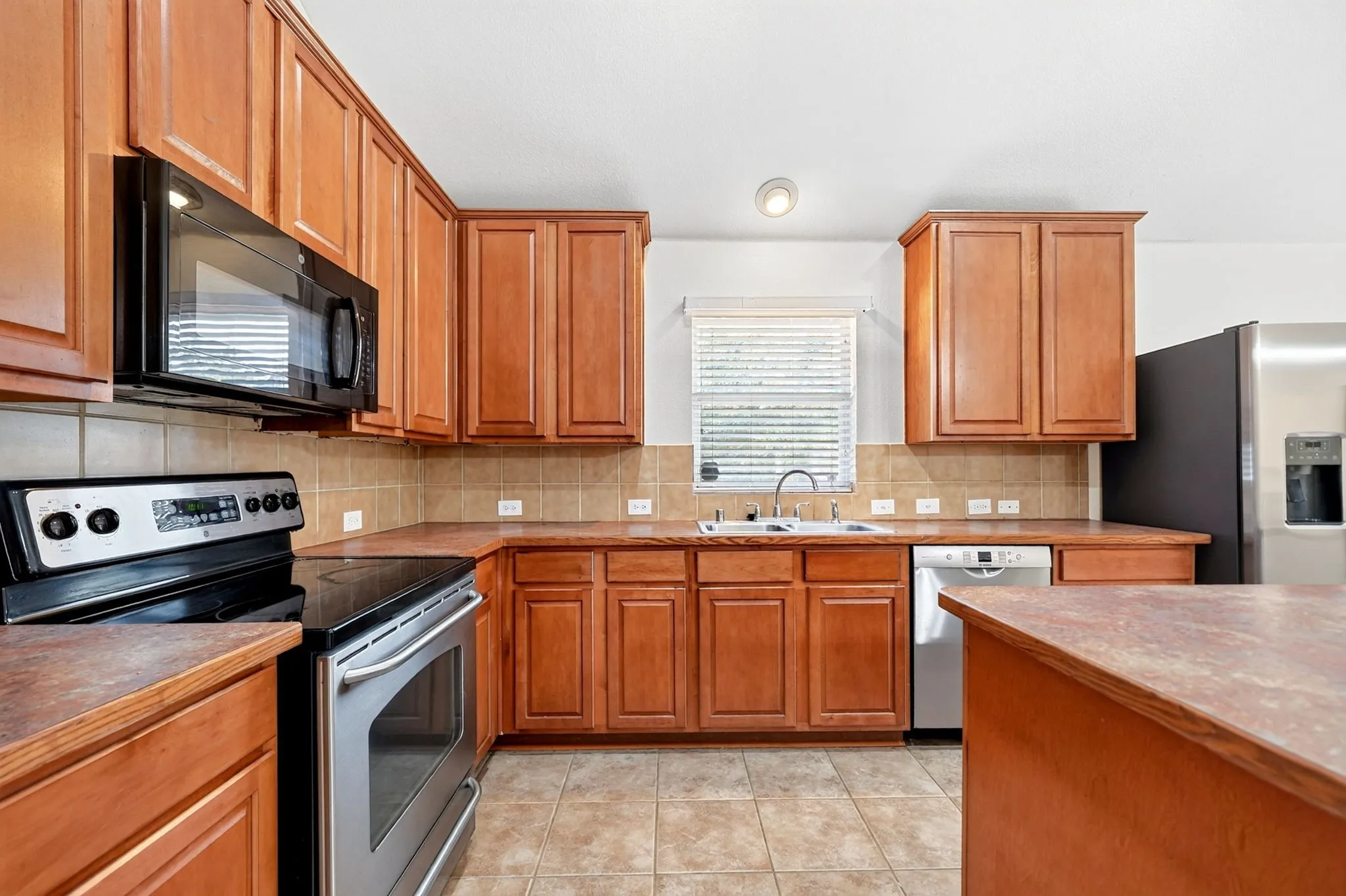 Single Family Residence For Sale in Collin County , 2013 Fair Highlands Trail, Wylie, Texas 75098, 4 Bedroom, 2 Bathroom, 2 Garage spaces, 2,110 Sqft, built in 2005, mls#21384473, Real Estate Agent in Wylie, Homes For Sale in Collin county, Homes For Sale in Wylie, Realtor in Wylie Texas, Real Estate Brokerage Independent Realty Texas, Luminita Cordes Realtor
