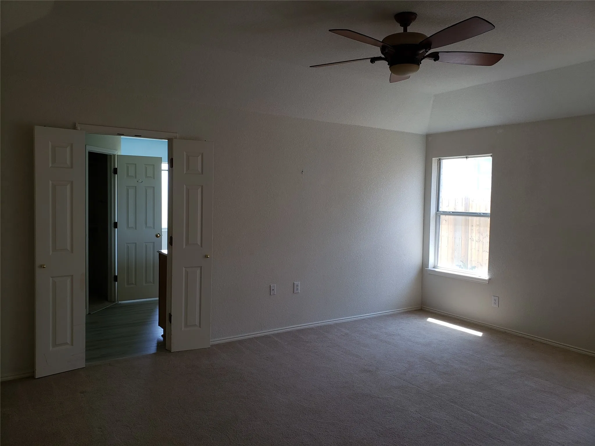 Single Family Residence For Rent in Johnson County , 505 Thistle Meade Circle, Burleson, Texas 76028, 4 Bedroom, 2 Bathroom, 2 Garage spaces, 1,873 Sqft, built in 2002, mls#21385053, Real Estate Agent in Burleson, Homes For Rent in Johnson county, Homes For Rent in Burleson, Realtor in Burleson Texas, Real Estate Brokerage Independent Realty Texas, Luminita Cordes Realtor