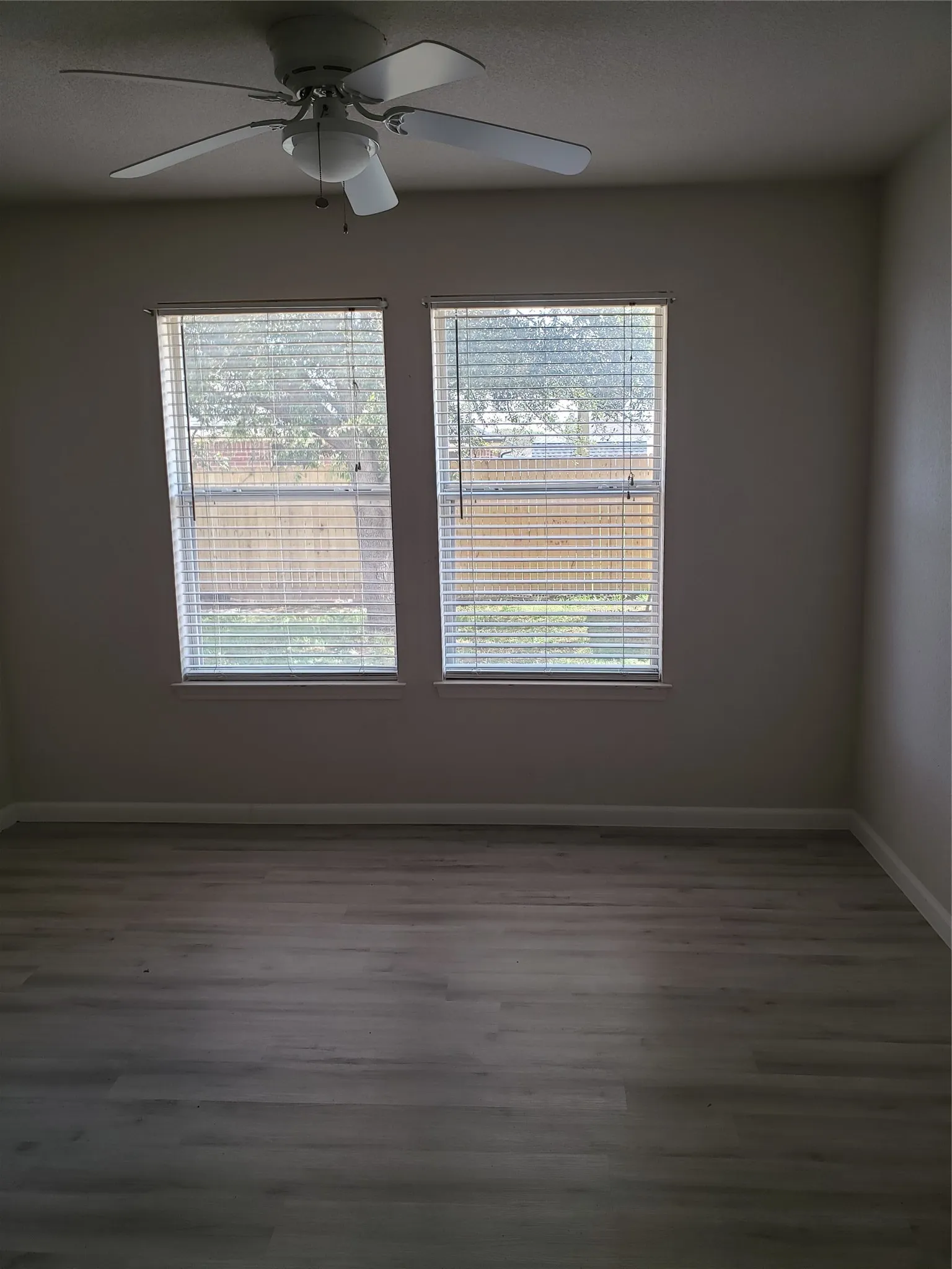 Single Family Residence For Rent in Johnson County , 505 Thistle Meade Circle, Burleson, Texas 76028, 4 Bedroom, 2 Bathroom, 2 Garage spaces, 1,873 Sqft, built in 2002, mls#21385053, Real Estate Agent in Burleson, Homes For Rent in Johnson county, Homes For Rent in Burleson, Realtor in Burleson Texas, Real Estate Brokerage Independent Realty Texas, Luminita Cordes Realtor