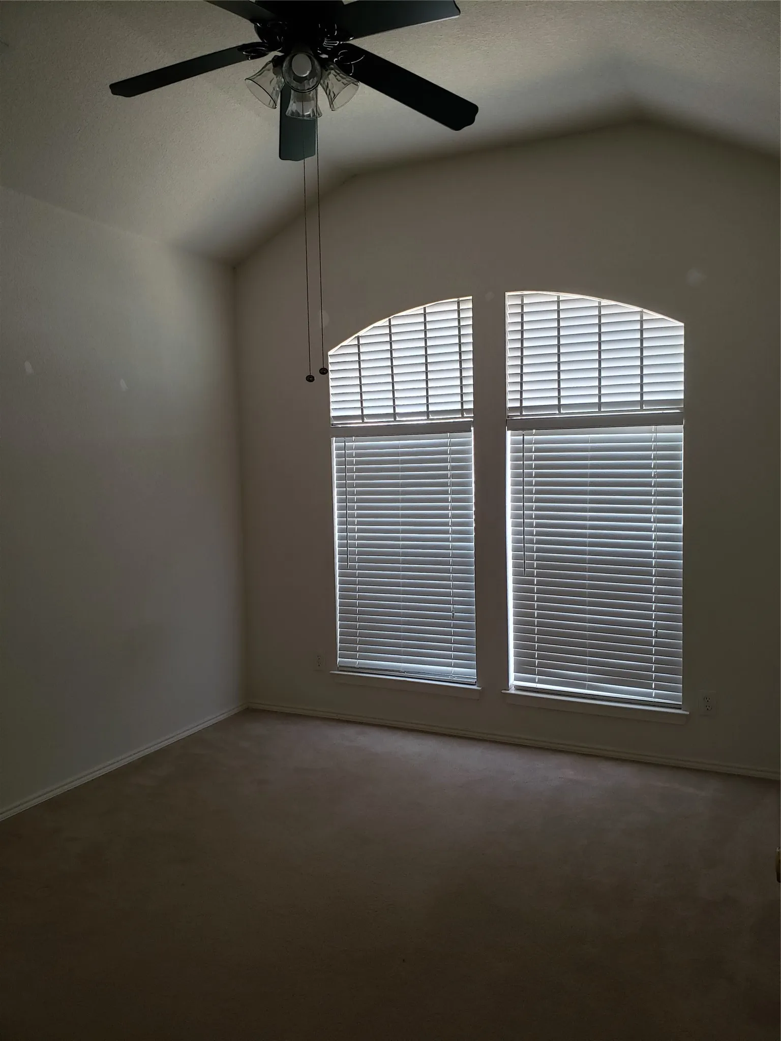 Single Family Residence For Rent in Johnson County , 505 Thistle Meade Circle, Burleson, Texas 76028, 4 Bedroom, 2 Bathroom, 2 Garage spaces, 1,873 Sqft, built in 2002, mls#21385053, Real Estate Agent in Burleson, Homes For Rent in Johnson county, Homes For Rent in Burleson, Realtor in Burleson Texas, Real Estate Brokerage Independent Realty Texas, Luminita Cordes Realtor