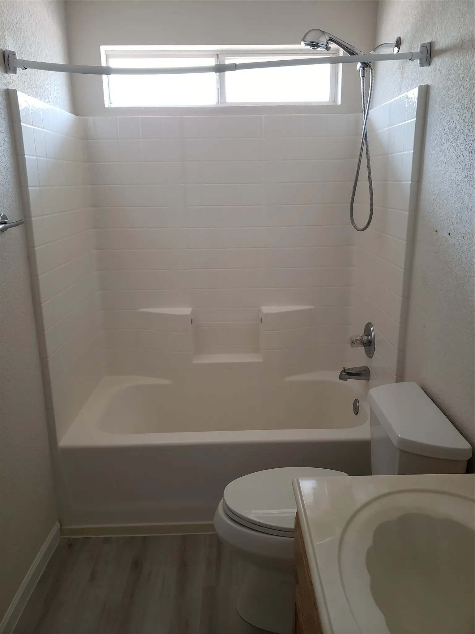 Single Family Residence For Rent in Johnson County , 505 Thistle Meade Circle, Burleson, Texas 76028, 4 Bedroom, 2 Bathroom, 2 Garage spaces, 1,873 Sqft, built in 2002, mls#21385053, Real Estate Agent in Burleson, Homes For Rent in Johnson county, Homes For Rent in Burleson, Realtor in Burleson Texas, Real Estate Brokerage Independent Realty Texas, Luminita Cordes Realtor
