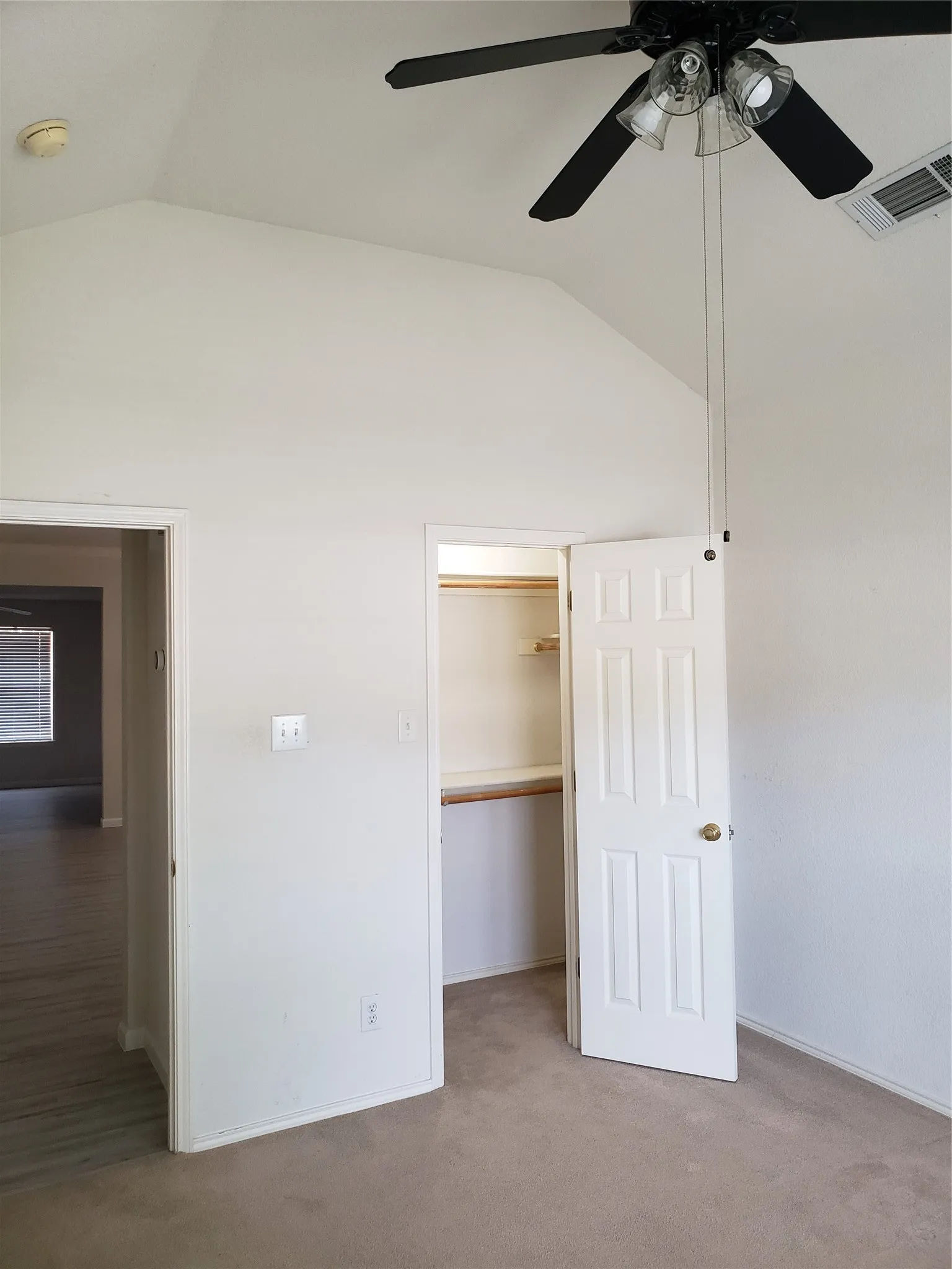 Single Family Residence For Rent in Johnson County , 505 Thistle Meade Circle, Burleson, Texas 76028, 4 Bedroom, 2 Bathroom, 2 Garage spaces, 1,873 Sqft, built in 2002, mls#21385053, Real Estate Agent in Burleson, Homes For Rent in Johnson county, Homes For Rent in Burleson, Realtor in Burleson Texas, Real Estate Brokerage Independent Realty Texas, Luminita Cordes Realtor