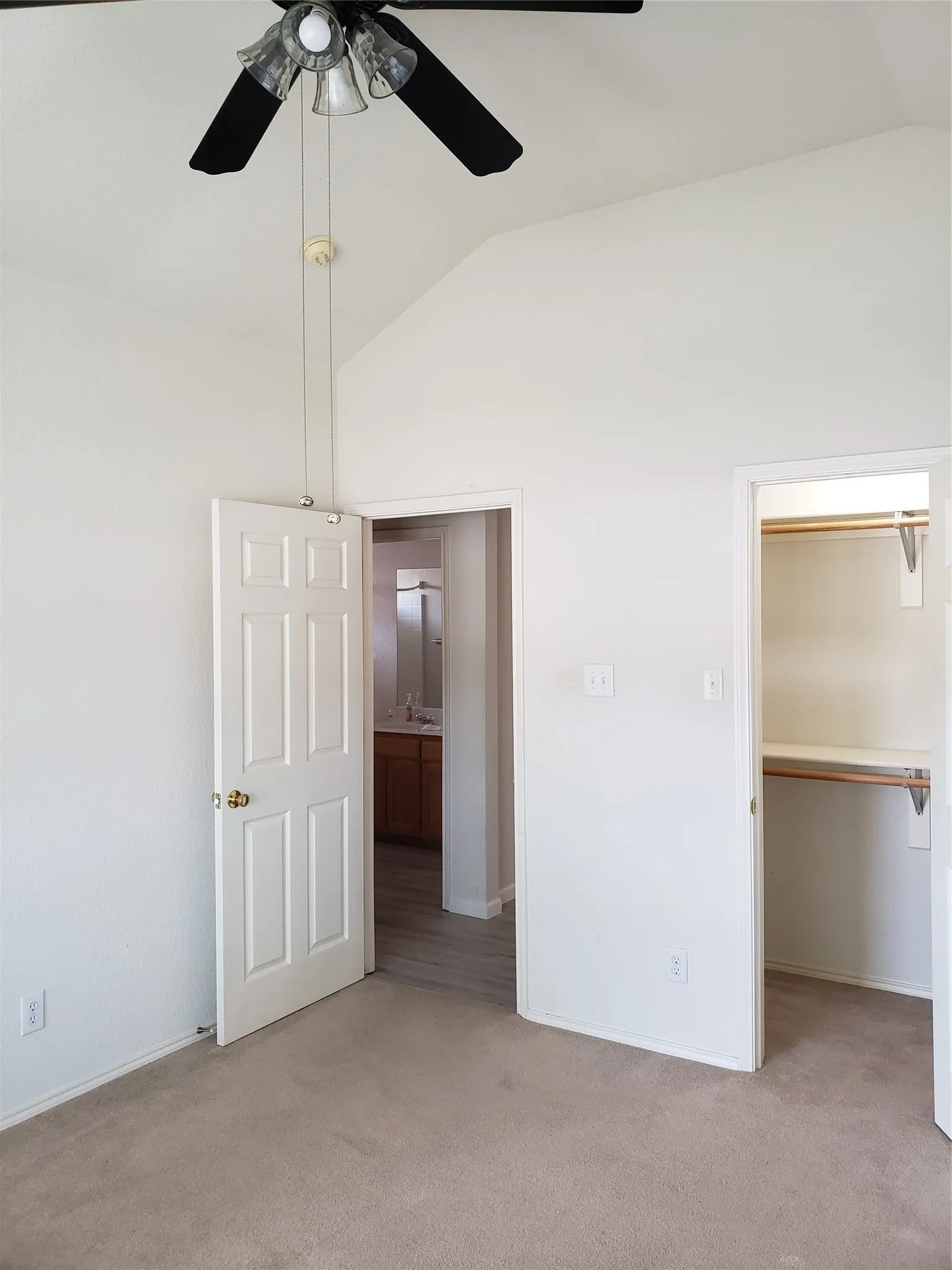 Single Family Residence For Rent in Johnson County , 505 Thistle Meade Circle, Burleson, Texas 76028, 4 Bedroom, 2 Bathroom, 2 Garage spaces, 1,873 Sqft, built in 2002, mls#21385053, Real Estate Agent in Burleson, Homes For Rent in Johnson county, Homes For Rent in Burleson, Realtor in Burleson Texas, Real Estate Brokerage Independent Realty Texas, Luminita Cordes Realtor