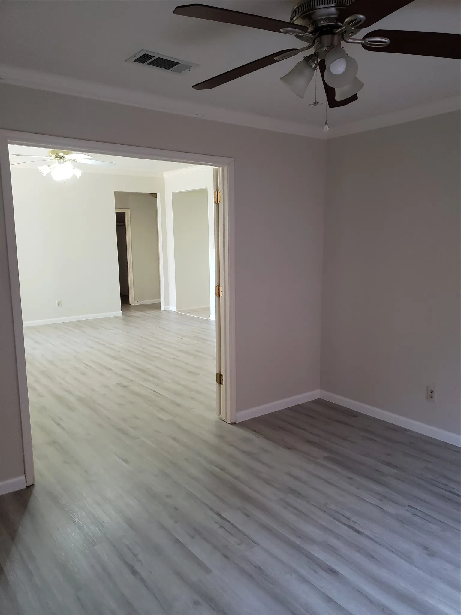 Single Family Residence For Rent in Johnson County , 505 Thistle Meade Circle, Burleson, Texas 76028, 4 Bedroom, 2 Bathroom, 2 Garage spaces, 1,873 Sqft, built in 2002, mls#21385053, Real Estate Agent in Burleson, Homes For Rent in Johnson county, Homes For Rent in Burleson, Realtor in Burleson Texas, Real Estate Brokerage Independent Realty Texas, Luminita Cordes Realtor