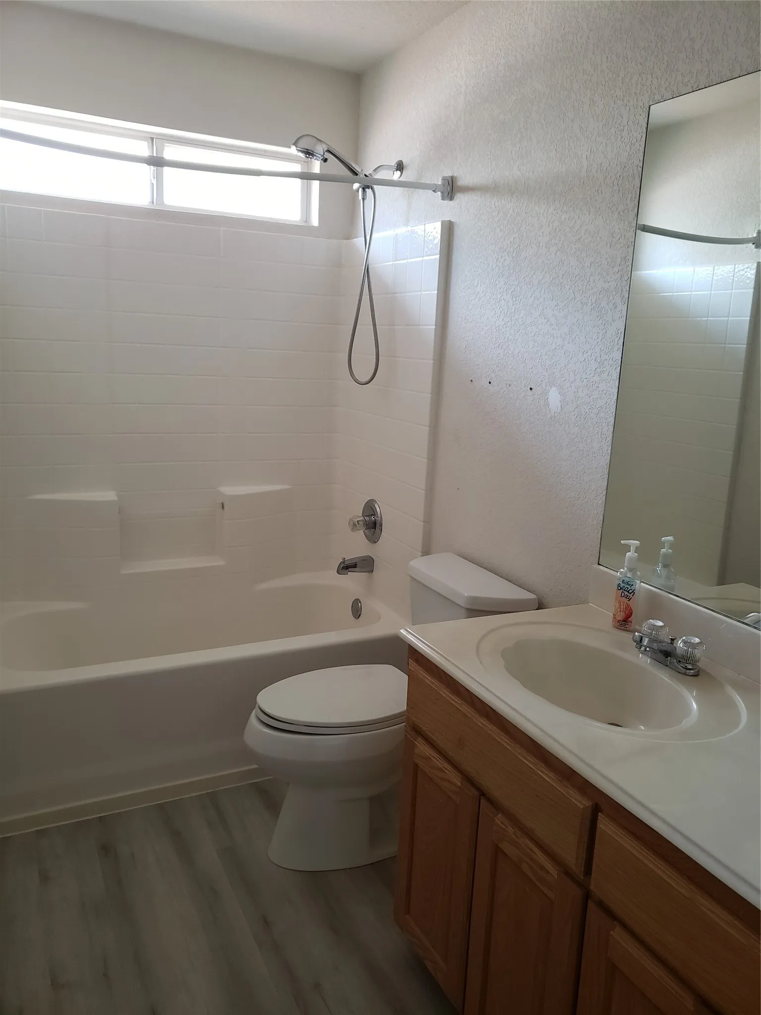 Single Family Residence For Rent in Johnson County , 505 Thistle Meade Circle, Burleson, Texas 76028, 4 Bedroom, 2 Bathroom, 2 Garage spaces, 1,873 Sqft, built in 2002, mls#21385053, Real Estate Agent in Burleson, Homes For Rent in Johnson county, Homes For Rent in Burleson, Realtor in Burleson Texas, Real Estate Brokerage Independent Realty Texas, Luminita Cordes Realtor