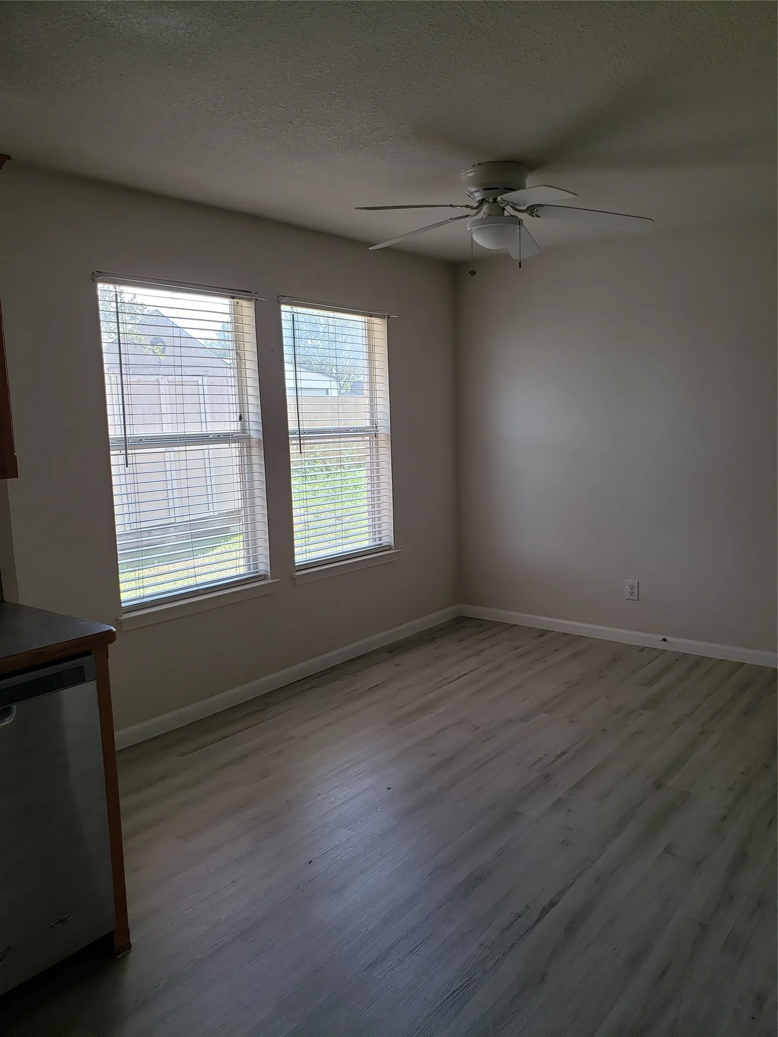 Single Family Residence For Rent in Johnson County , 505 Thistle Meade Circle, Burleson, Texas 76028, 4 Bedroom, 2 Bathroom, 2 Garage spaces, 1,873 Sqft, built in 2002, mls#21385053, Real Estate Agent in Burleson, Homes For Rent in Johnson county, Homes For Rent in Burleson, Realtor in Burleson Texas, Real Estate Brokerage Independent Realty Texas, Luminita Cordes Realtor