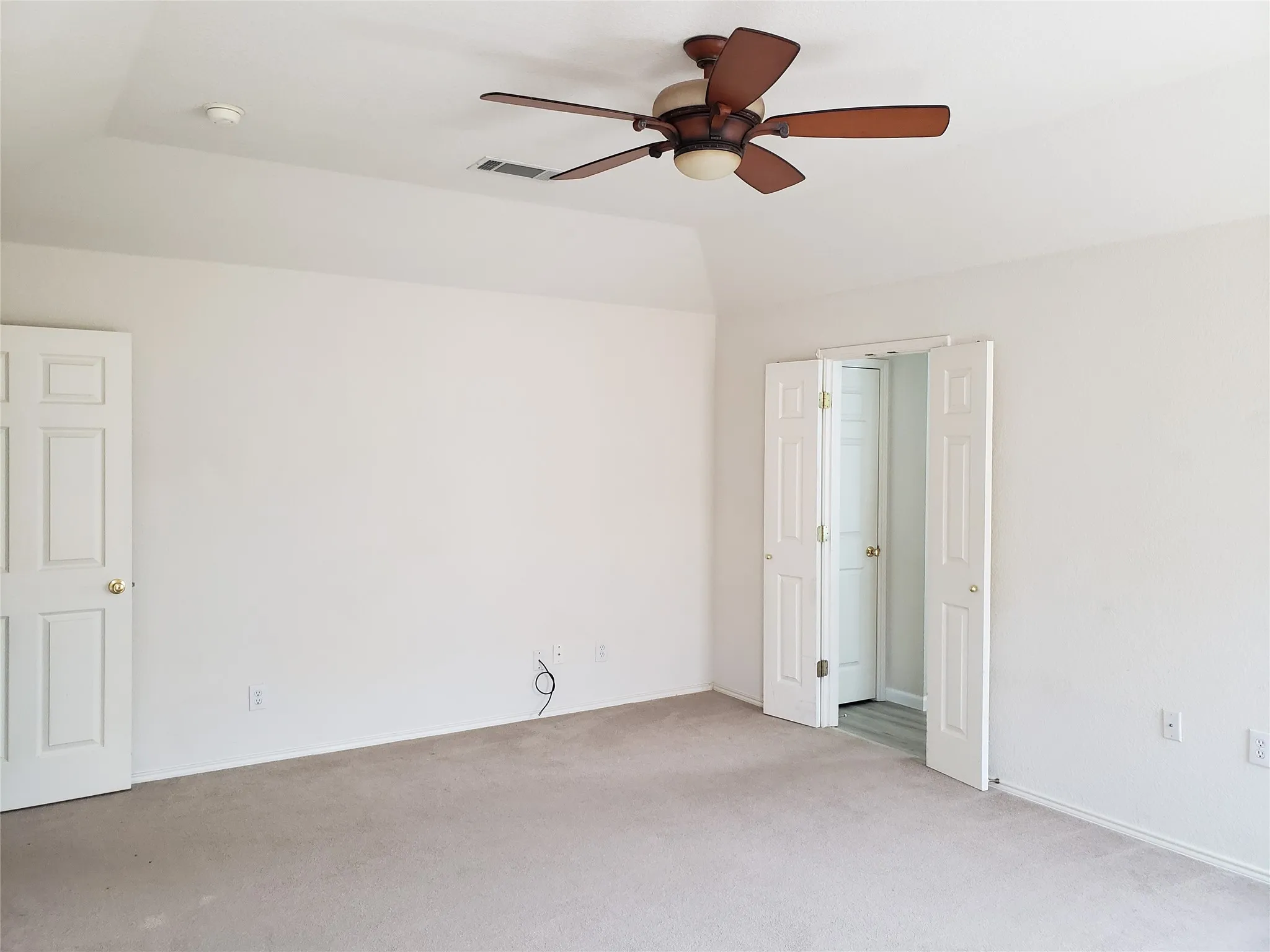 Single Family Residence For Rent in Johnson County , 505 Thistle Meade Circle, Burleson, Texas 76028, 4 Bedroom, 2 Bathroom, 2 Garage spaces, 1,873 Sqft, built in 2002, mls#21385053, Real Estate Agent in Burleson, Homes For Rent in Johnson county, Homes For Rent in Burleson, Realtor in Burleson Texas, Real Estate Brokerage Independent Realty Texas, Luminita Cordes Realtor
