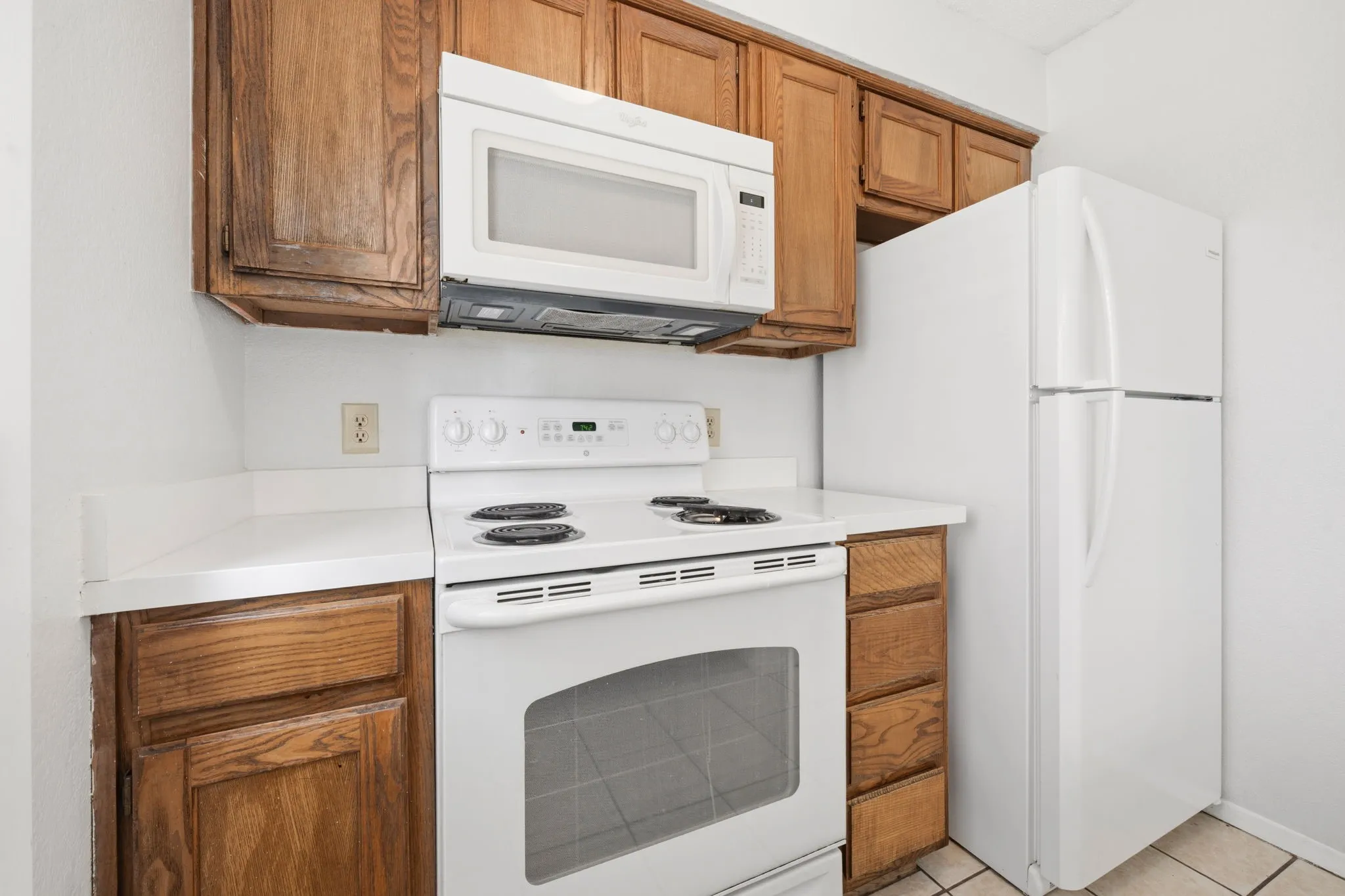 Townhouse For Rent in Denton County , 929 W Hickory Street A10, Denton, Texas 76201, 2 Bedroom, 3 Bathroom, Garage spaces, 1,047 Sqft, built in 1985, mls#21384292, Real Estate Agent in Denton, Homes For Rent in Denton county, Homes For Rent in Denton, Realtor in Denton Texas, Real Estate Brokerage Independent Realty Texas, Luminita Cordes Realtor