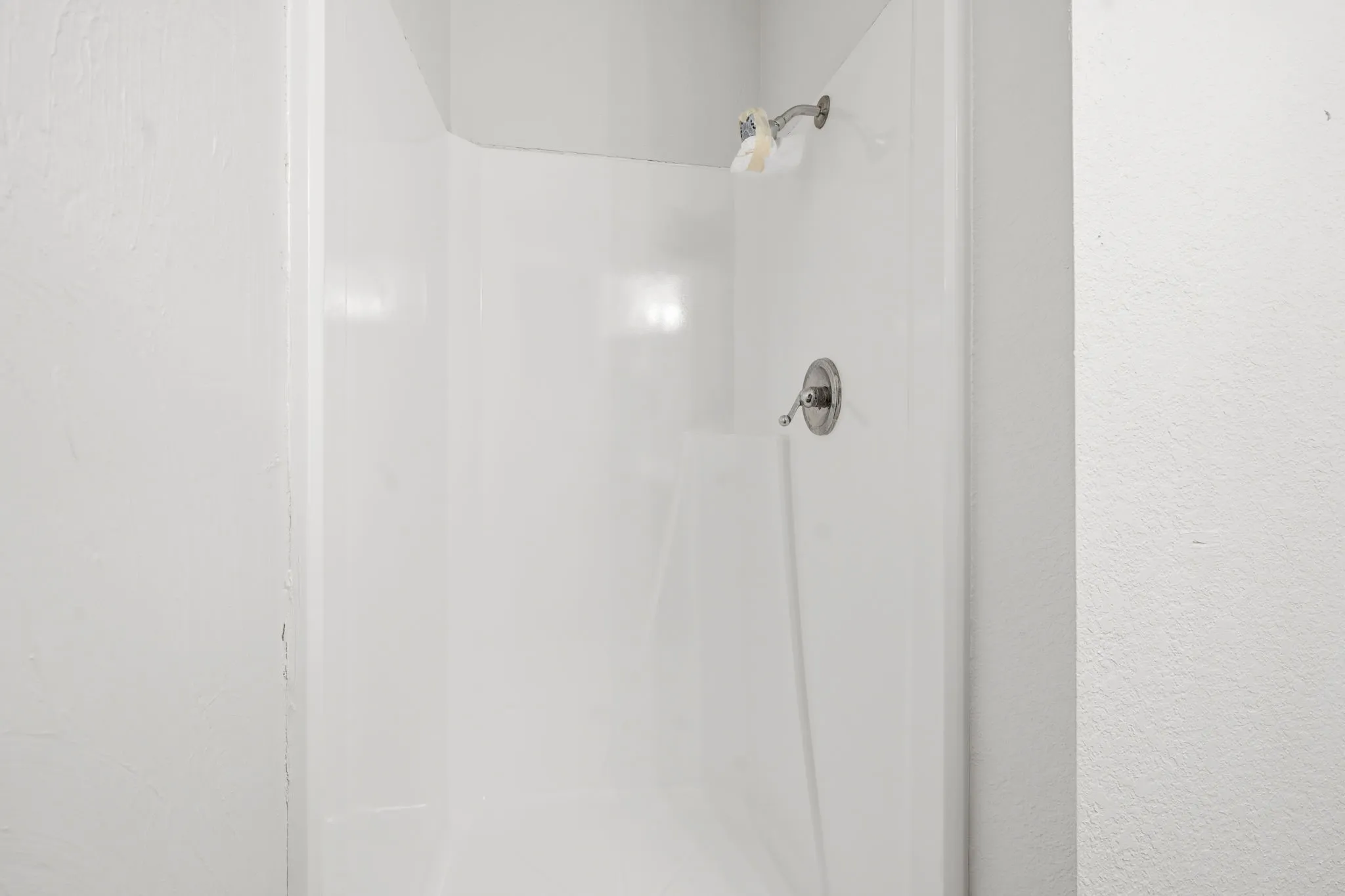Townhouse For Rent in Denton County , 929 W Hickory Street A10, Denton, Texas 76201, 2 Bedroom, 3 Bathroom, Garage spaces, 1,047 Sqft, built in 1985, mls#21384292, Real Estate Agent in Denton, Homes For Rent in Denton county, Homes For Rent in Denton, Realtor in Denton Texas, Real Estate Brokerage Independent Realty Texas, Luminita Cordes Realtor