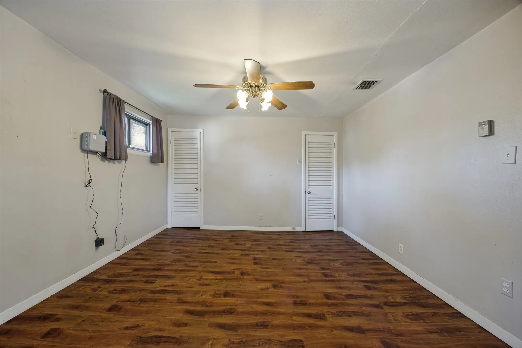 Single Family Residence For Sale in Dallas County , 813 Brookhurst Drive, Richardson, Texas 75080, 4 Bedroom, 3 Bathroom, 2 Garage spaces, 2,258 Sqft, built in 1961, mls#21372799, Real Estate Agent in Richardson, Homes For Sale in Dallas county, Homes For Sale in Richardson, Realtor in Richardson Texas, Real Estate Brokerage Independent Realty Texas, Luminita Cordes Realtor