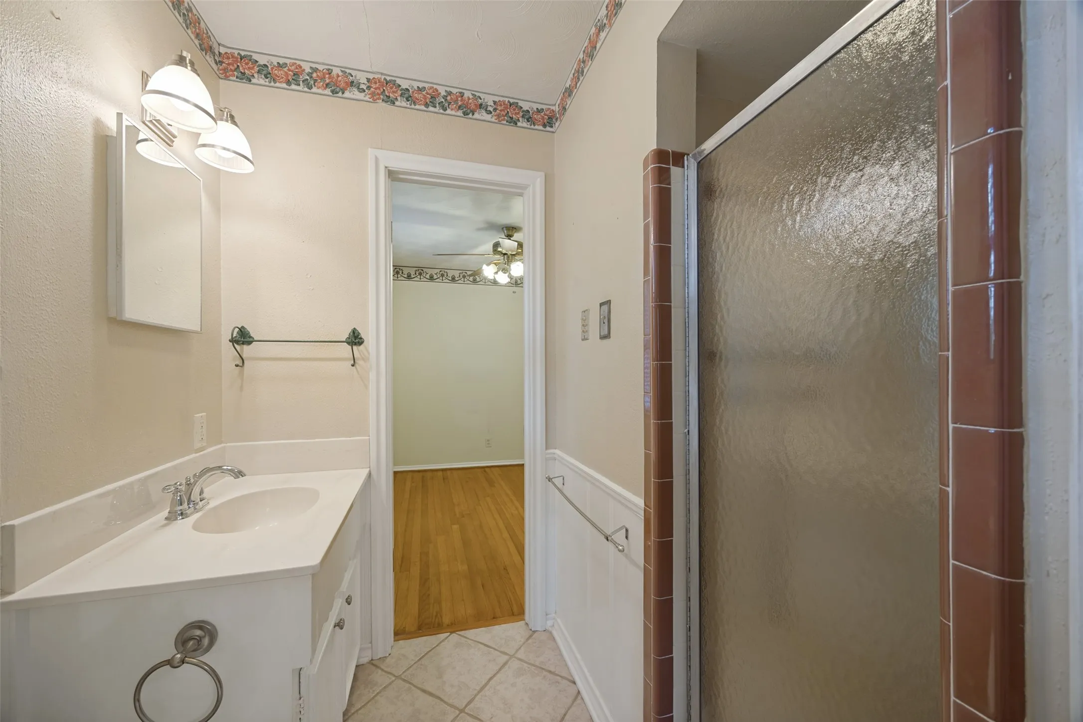 Single Family Residence For Sale in Dallas County , 813 Brookhurst Drive, Richardson, Texas 75080, 4 Bedroom, 3 Bathroom, 2 Garage spaces, 2,258 Sqft, built in 1961, mls#21372799, Real Estate Agent in Richardson, Homes For Sale in Dallas county, Homes For Sale in Richardson, Realtor in Richardson Texas, Real Estate Brokerage Independent Realty Texas, Luminita Cordes Realtor