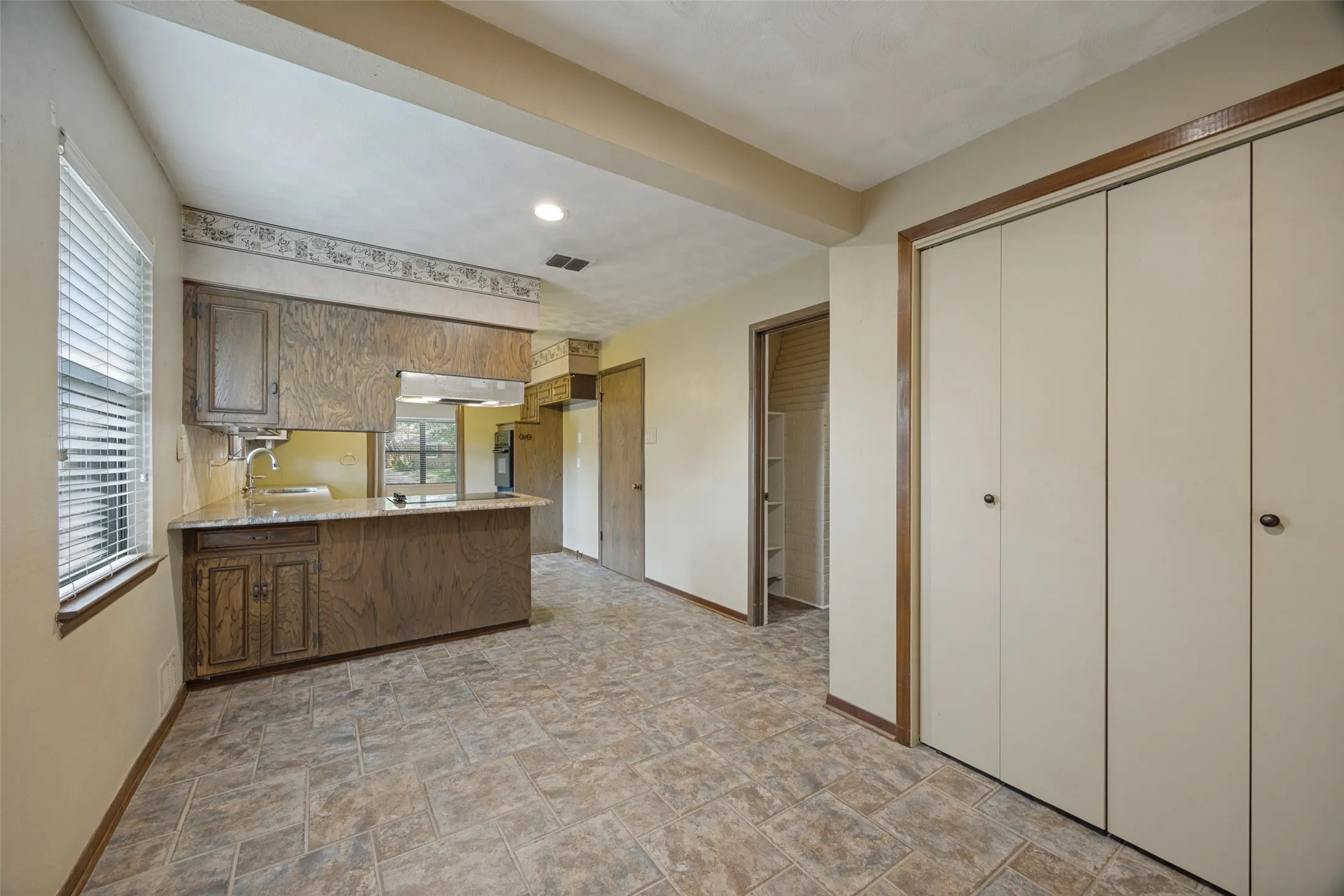 Single Family Residence For Sale in Dallas County , 813 Brookhurst Drive, Richardson, Texas 75080, 4 Bedroom, 3 Bathroom, 2 Garage spaces, 2,258 Sqft, built in 1961, mls#21372799, Real Estate Agent in Richardson, Homes For Sale in Dallas county, Homes For Sale in Richardson, Realtor in Richardson Texas, Real Estate Brokerage Independent Realty Texas, Luminita Cordes Realtor