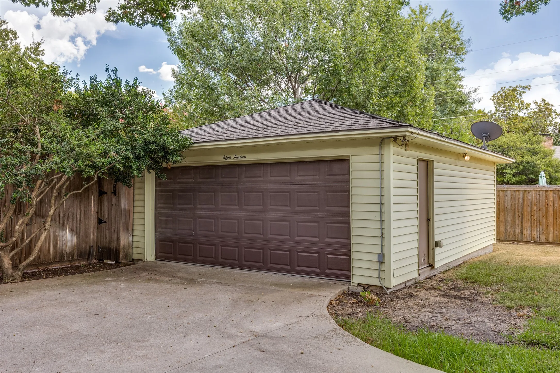 Single Family Residence For Sale in Dallas County , 813 Brookhurst Drive, Richardson, Texas 75080, 4 Bedroom, 3 Bathroom, 2 Garage spaces, 2,258 Sqft, built in 1961, mls#21372799, Real Estate Agent in Richardson, Homes For Sale in Dallas county, Homes For Sale in Richardson, Realtor in Richardson Texas, Real Estate Brokerage Independent Realty Texas, Luminita Cordes Realtor