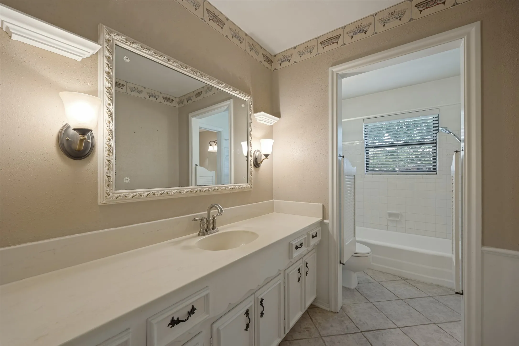 Single Family Residence For Sale in Dallas County , 813 Brookhurst Drive, Richardson, Texas 75080, 4 Bedroom, 3 Bathroom, 2 Garage spaces, 2,258 Sqft, built in 1961, mls#21372799, Real Estate Agent in Richardson, Homes For Sale in Dallas county, Homes For Sale in Richardson, Realtor in Richardson Texas, Real Estate Brokerage Independent Realty Texas, Luminita Cordes Realtor