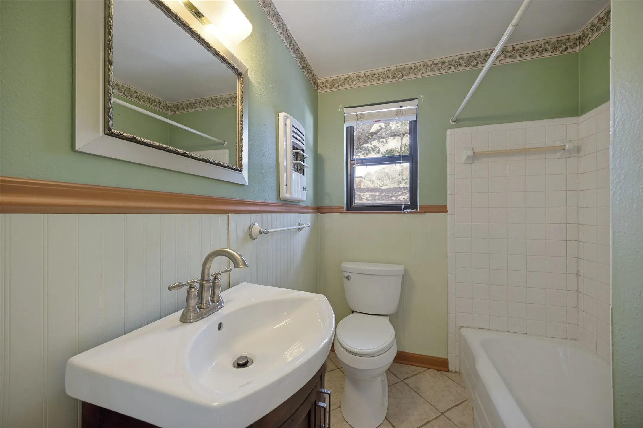 Single Family Residence For Sale in Dallas County , 813 Brookhurst Drive, Richardson, Texas 75080, 4 Bedroom, 3 Bathroom, 2 Garage spaces, 2,258 Sqft, built in 1961, mls#21372799, Real Estate Agent in Richardson, Homes For Sale in Dallas county, Homes For Sale in Richardson, Realtor in Richardson Texas, Real Estate Brokerage Independent Realty Texas, Luminita Cordes Realtor