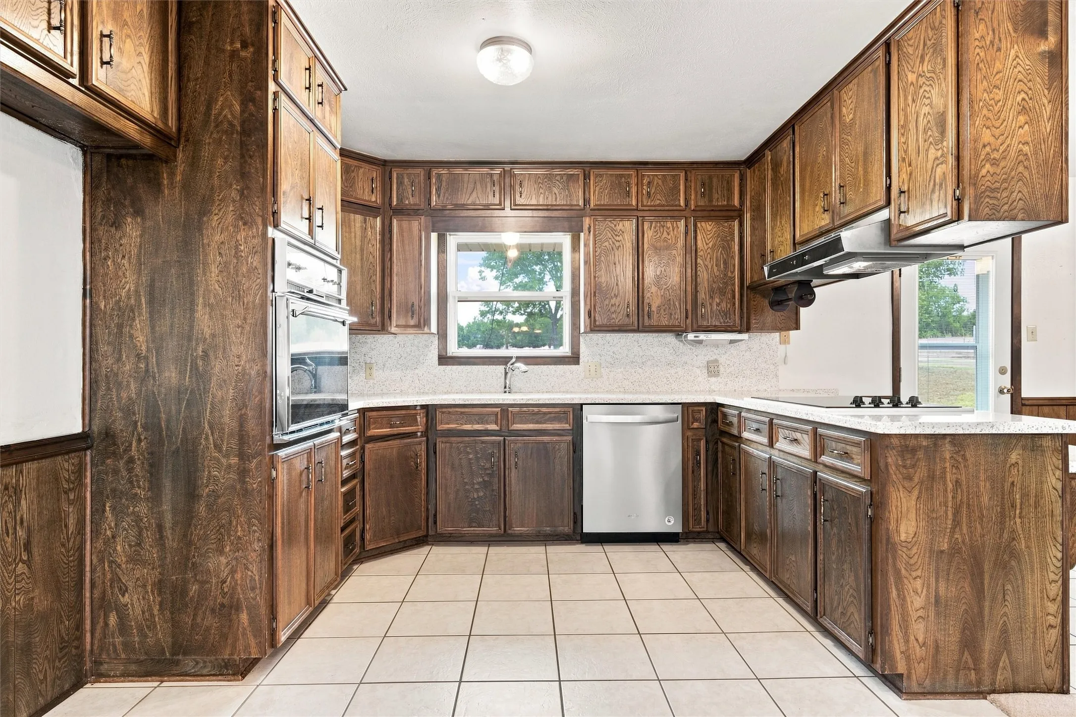 Single Family Residence For Sale in Bell County , 484 Thompson Road, Troy, Texas 76579, 3 Bedroom, 2 Bathroom, 2 Garage spaces, 1,642 Sqft, built in 1977, mls#21383199, Real Estate Agent in Troy, Homes For Sale in Bell county, Homes For Sale in Troy, Realtor in Troy Texas, Real Estate Brokerage Independent Realty Texas, Luminita Cordes Realtor