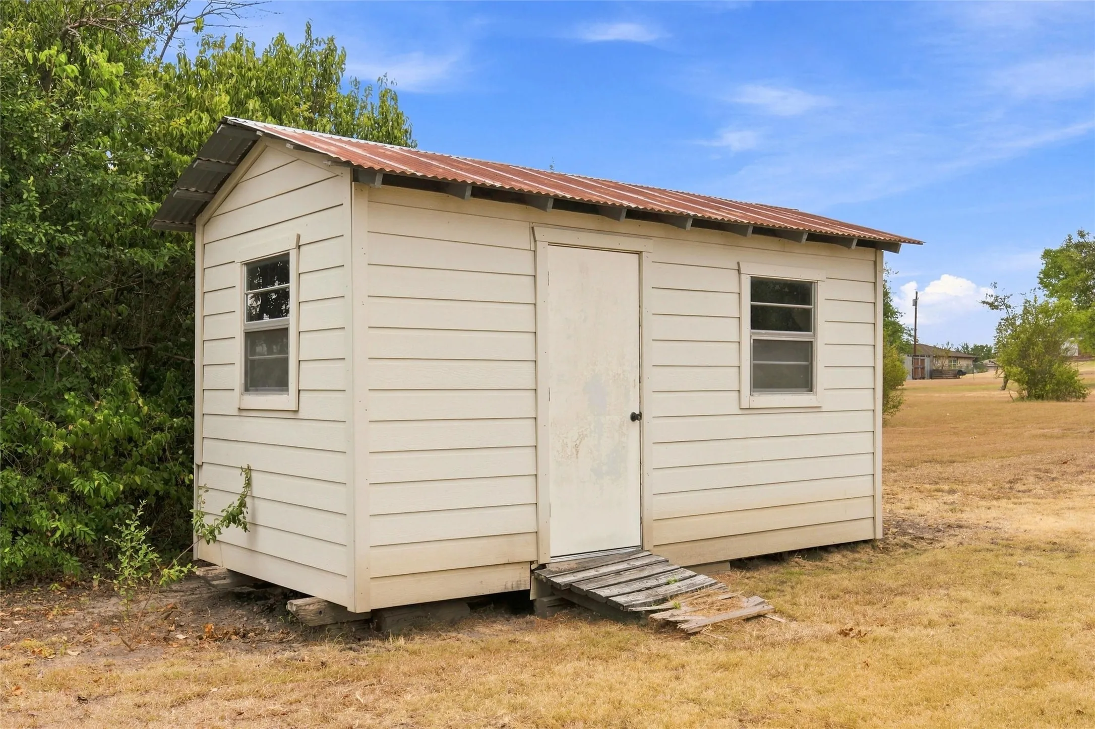 Single Family Residence For Sale in Bell County , 484 Thompson Road, Troy, Texas 76579, 3 Bedroom, 2 Bathroom, 2 Garage spaces, 1,642 Sqft, built in 1977, mls#21383199, Real Estate Agent in Troy, Homes For Sale in Bell county, Homes For Sale in Troy, Realtor in Troy Texas, Real Estate Brokerage Independent Realty Texas, Luminita Cordes Realtor