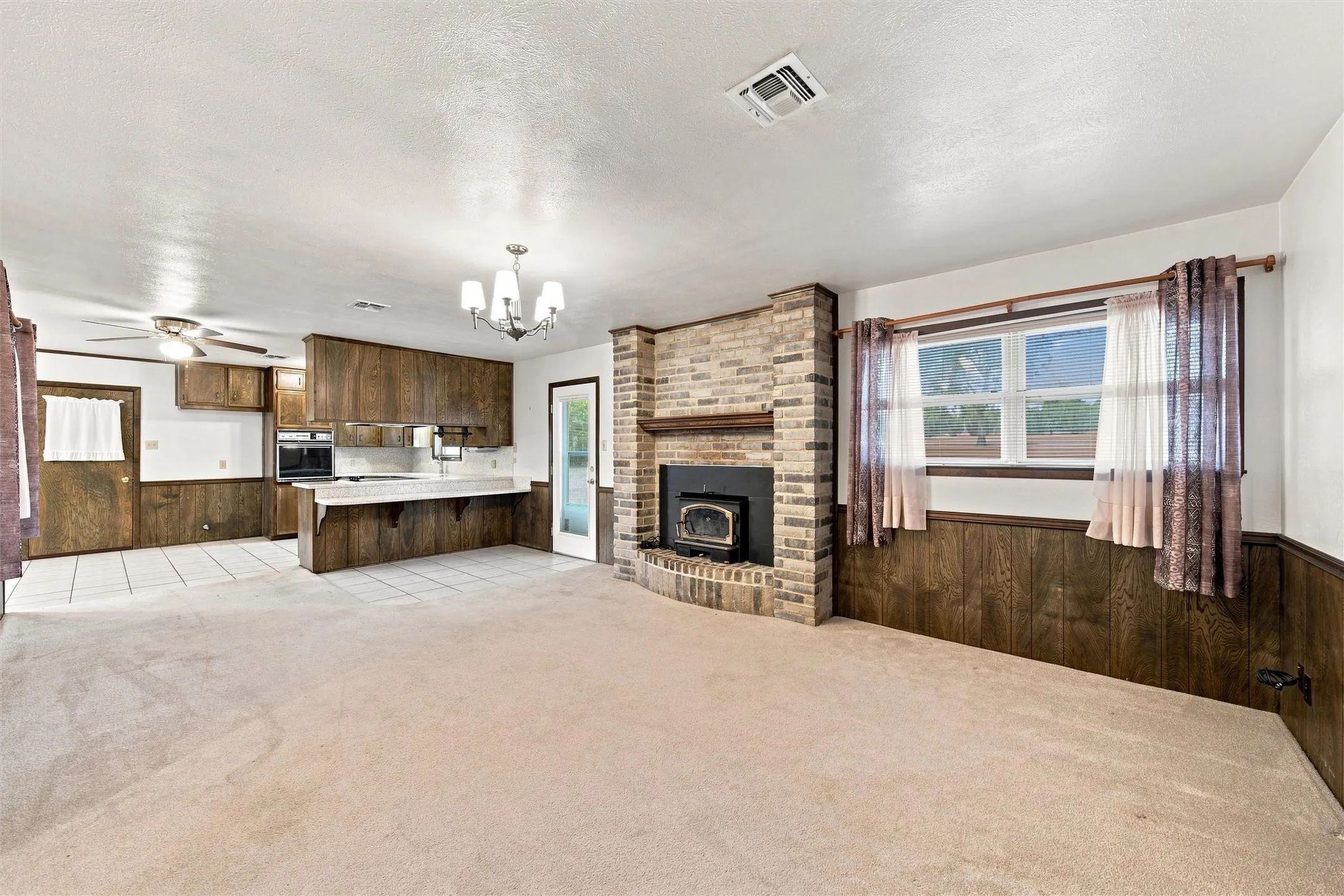 Single Family Residence For Sale in Bell County , 484 Thompson Road, Troy, Texas 76579, 3 Bedroom, 2 Bathroom, 2 Garage spaces, 1,642 Sqft, built in 1977, mls#21383199, Real Estate Agent in Troy, Homes For Sale in Bell county, Homes For Sale in Troy, Realtor in Troy Texas, Real Estate Brokerage Independent Realty Texas, Luminita Cordes Realtor
