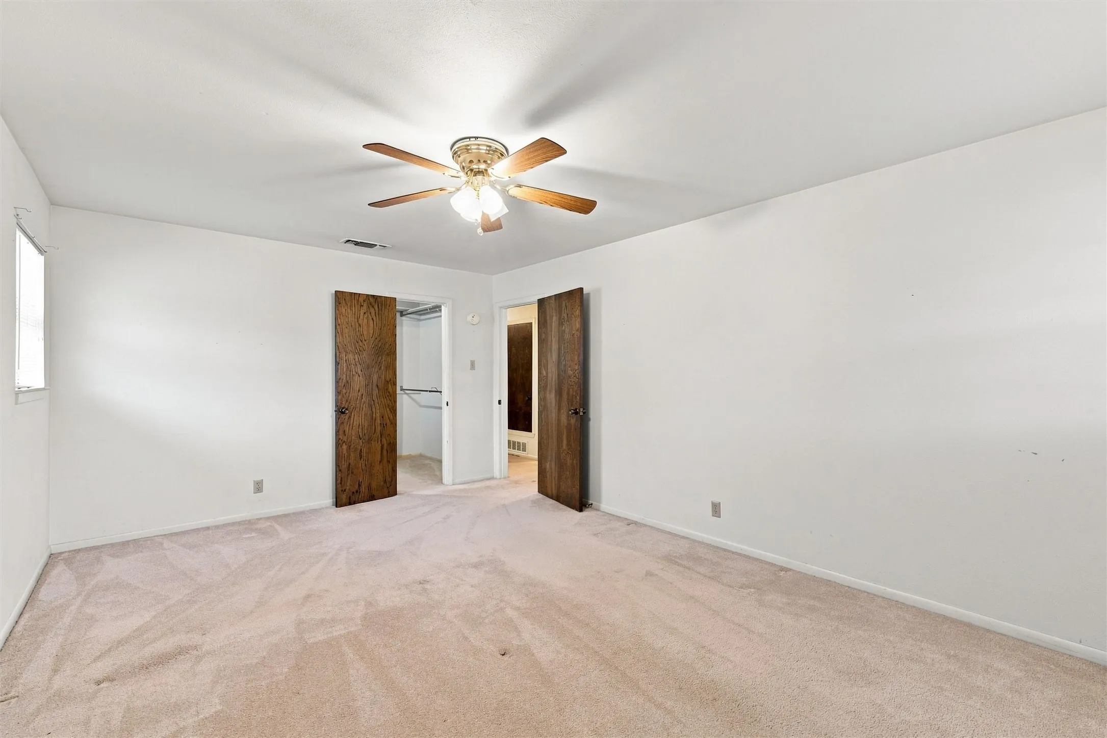 Single Family Residence For Sale in Bell County , 484 Thompson Road, Troy, Texas 76579, 3 Bedroom, 2 Bathroom, 2 Garage spaces, 1,642 Sqft, built in 1977, mls#21383199, Real Estate Agent in Troy, Homes For Sale in Bell county, Homes For Sale in Troy, Realtor in Troy Texas, Real Estate Brokerage Independent Realty Texas, Luminita Cordes Realtor