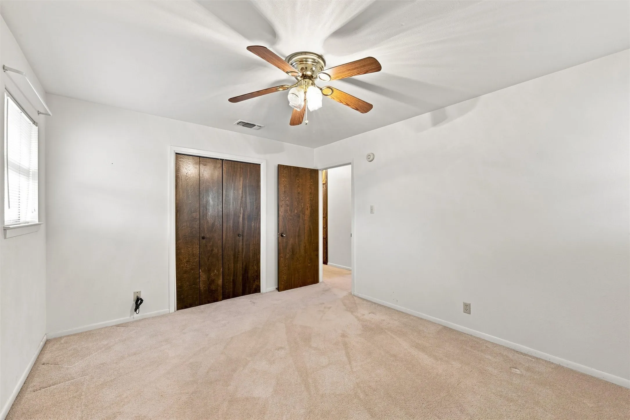 Single Family Residence For Sale in Bell County , 484 Thompson Road, Troy, Texas 76579, 3 Bedroom, 2 Bathroom, 2 Garage spaces, 1,642 Sqft, built in 1977, mls#21383199, Real Estate Agent in Troy, Homes For Sale in Bell county, Homes For Sale in Troy, Realtor in Troy Texas, Real Estate Brokerage Independent Realty Texas, Luminita Cordes Realtor