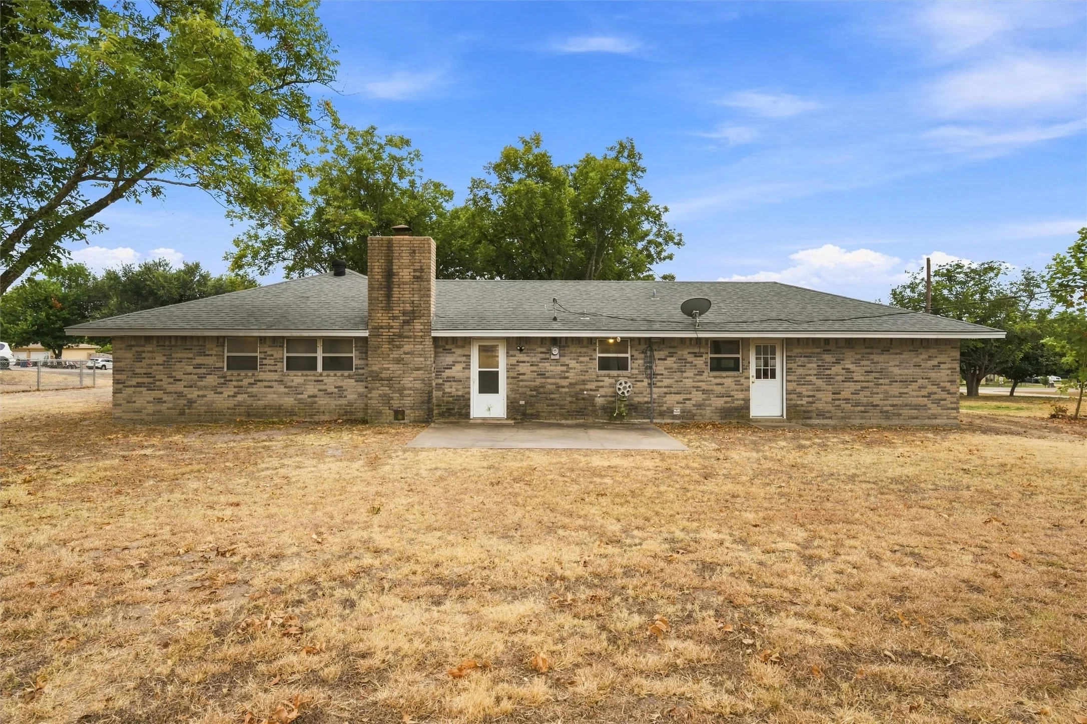 Single Family Residence For Sale in Bell County , 484 Thompson Road, Troy, Texas 76579, 3 Bedroom, 2 Bathroom, 2 Garage spaces, 1,642 Sqft, built in 1977, mls#21383199, Real Estate Agent in Troy, Homes For Sale in Bell county, Homes For Sale in Troy, Realtor in Troy Texas, Real Estate Brokerage Independent Realty Texas, Luminita Cordes Realtor