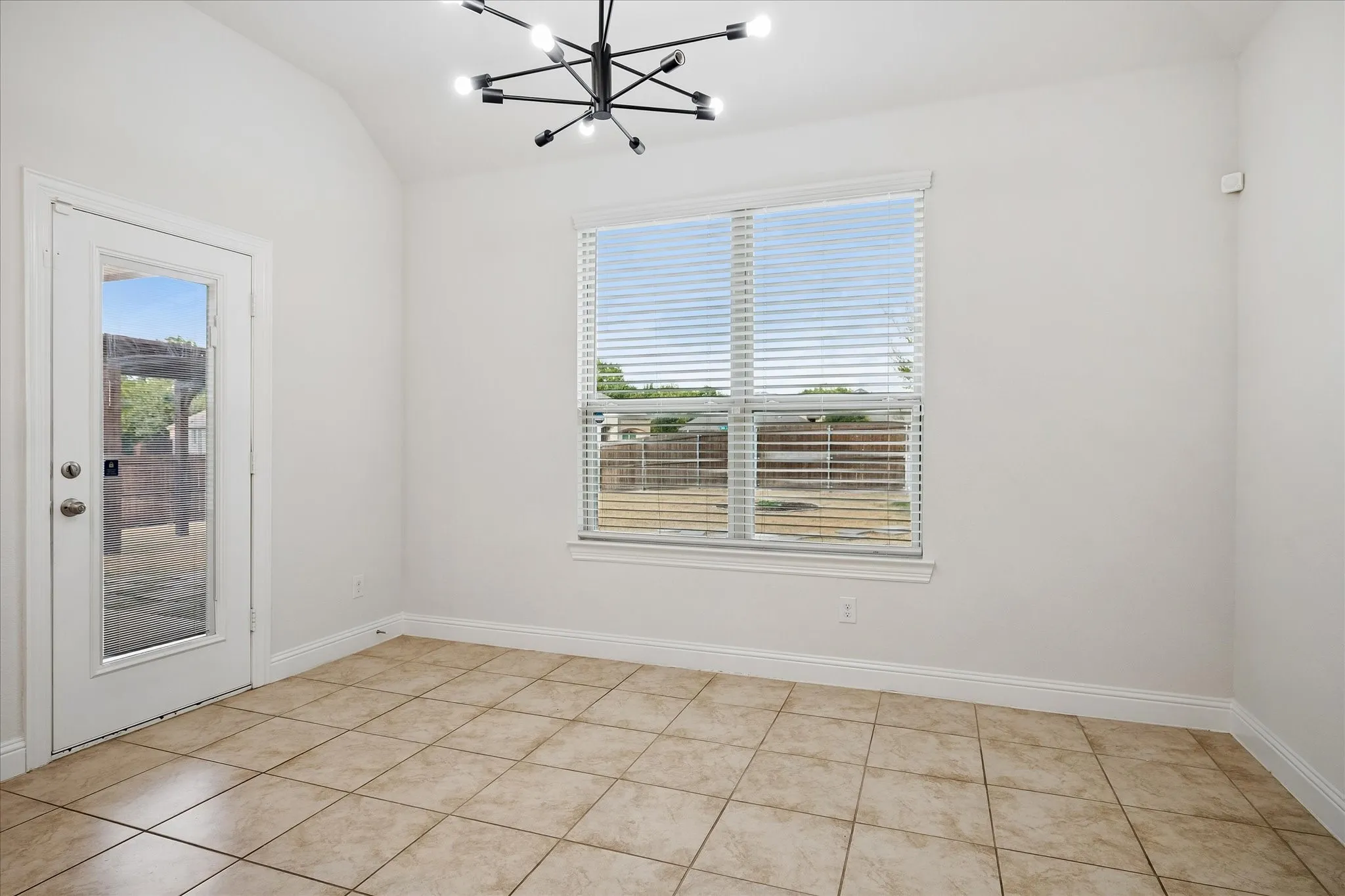 Single Family Residence For Rent in Collin County , 2949 Open Range Drive, Celina, Texas 75009, 4 Bedroom, 2 Bathroom, 2 Garage spaces, 2,109 Sqft, built in 2018, mls#21385045, Real Estate Agent in Celina, Homes For Rent in Collin county, Homes For Rent in Celina, Realtor in Celina Texas, Real Estate Brokerage Independent Realty Texas, Luminita Cordes Realtor