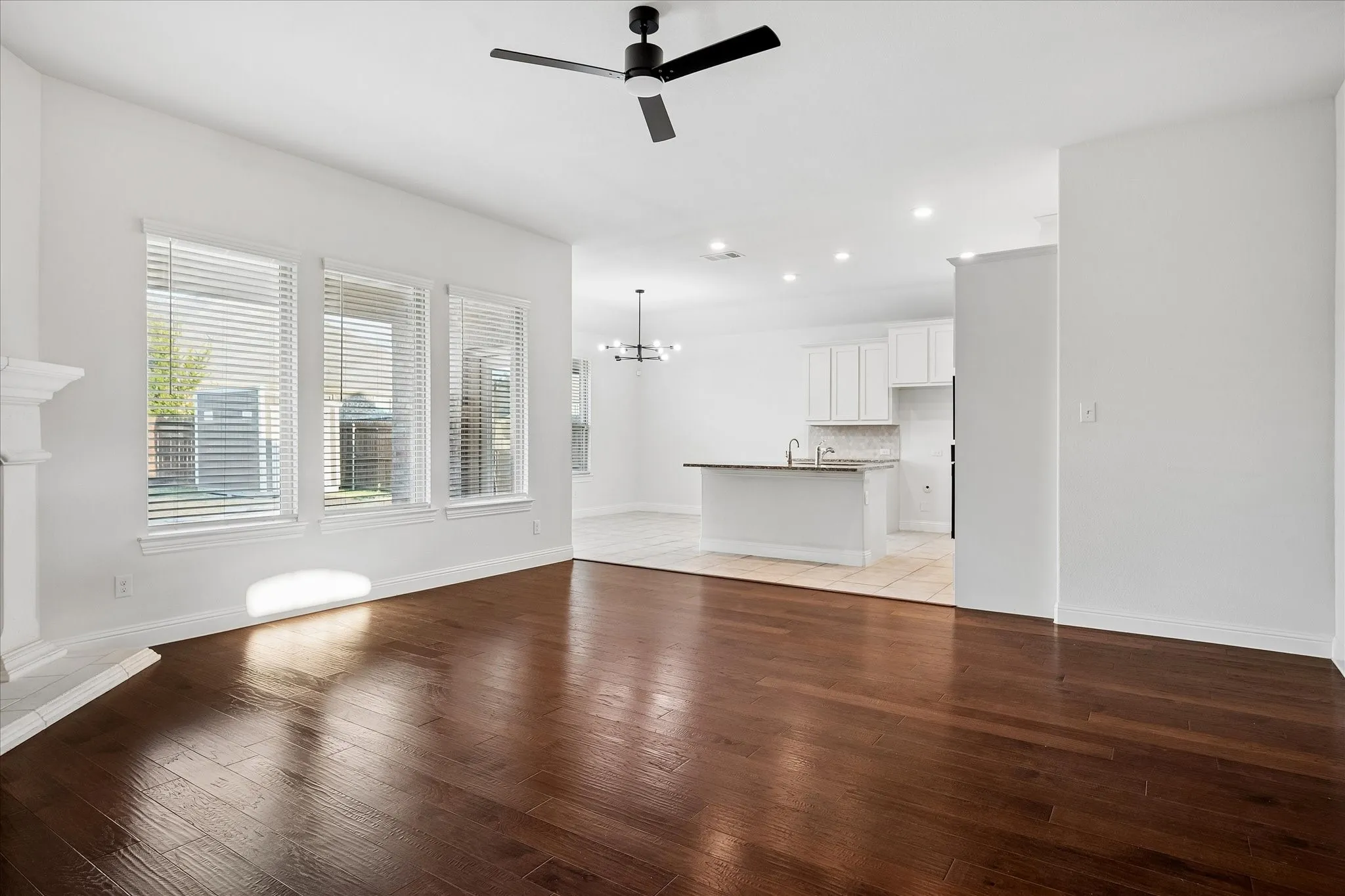 Single Family Residence For Rent in Collin County , 2949 Open Range Drive, Celina, Texas 75009, 4 Bedroom, 2 Bathroom, 2 Garage spaces, 2,109 Sqft, built in 2018, mls#21385045, Real Estate Agent in Celina, Homes For Rent in Collin county, Homes For Rent in Celina, Realtor in Celina Texas, Real Estate Brokerage Independent Realty Texas, Luminita Cordes Realtor