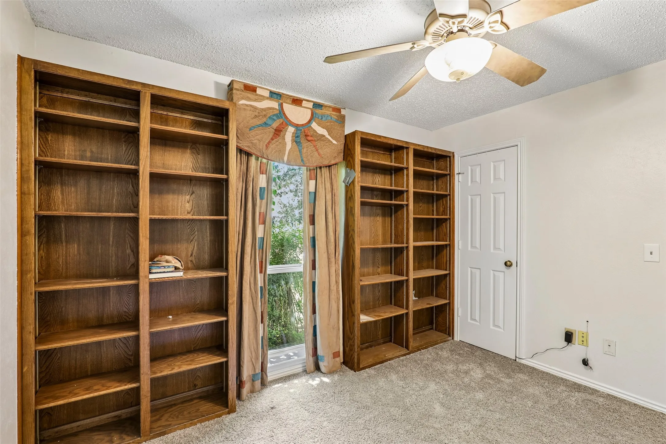 Single Family Residence For Sale in Collin County , 2321 Piedra Drive, Plano, Texas 75023, 4 Bedroom, 2 Bathroom, 2 Garage spaces, 2,184 Sqft, built in 1983, mls#21380885, Real Estate Agent in Plano, Homes For Sale in Collin county, Homes For Sale in Plano, Realtor in Plano Texas, Real Estate Brokerage Independent Realty Texas, Luminita Cordes Realtor