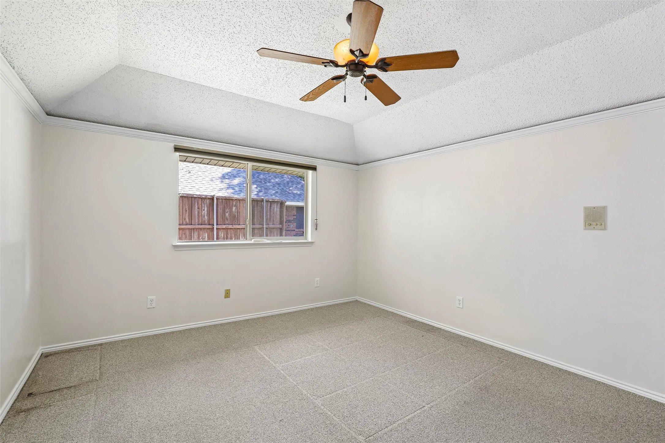Single Family Residence For Sale in Collin County , 2321 Piedra Drive, Plano, Texas 75023, 4 Bedroom, 2 Bathroom, 2 Garage spaces, 2,184 Sqft, built in 1983, mls#21380885, Real Estate Agent in Plano, Homes For Sale in Collin county, Homes For Sale in Plano, Realtor in Plano Texas, Real Estate Brokerage Independent Realty Texas, Luminita Cordes Realtor